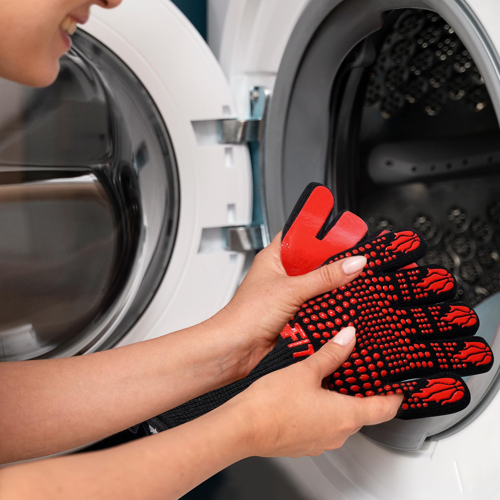 Heat Resistant BBQ Gloves 1472°F - Non-Slip Silicone Oven Mitts for Grilling, Baking, Cooking & Outdoor Camping - Perfect for Backyard BBQs, Fire Pits & Kitchen Safety (Red)