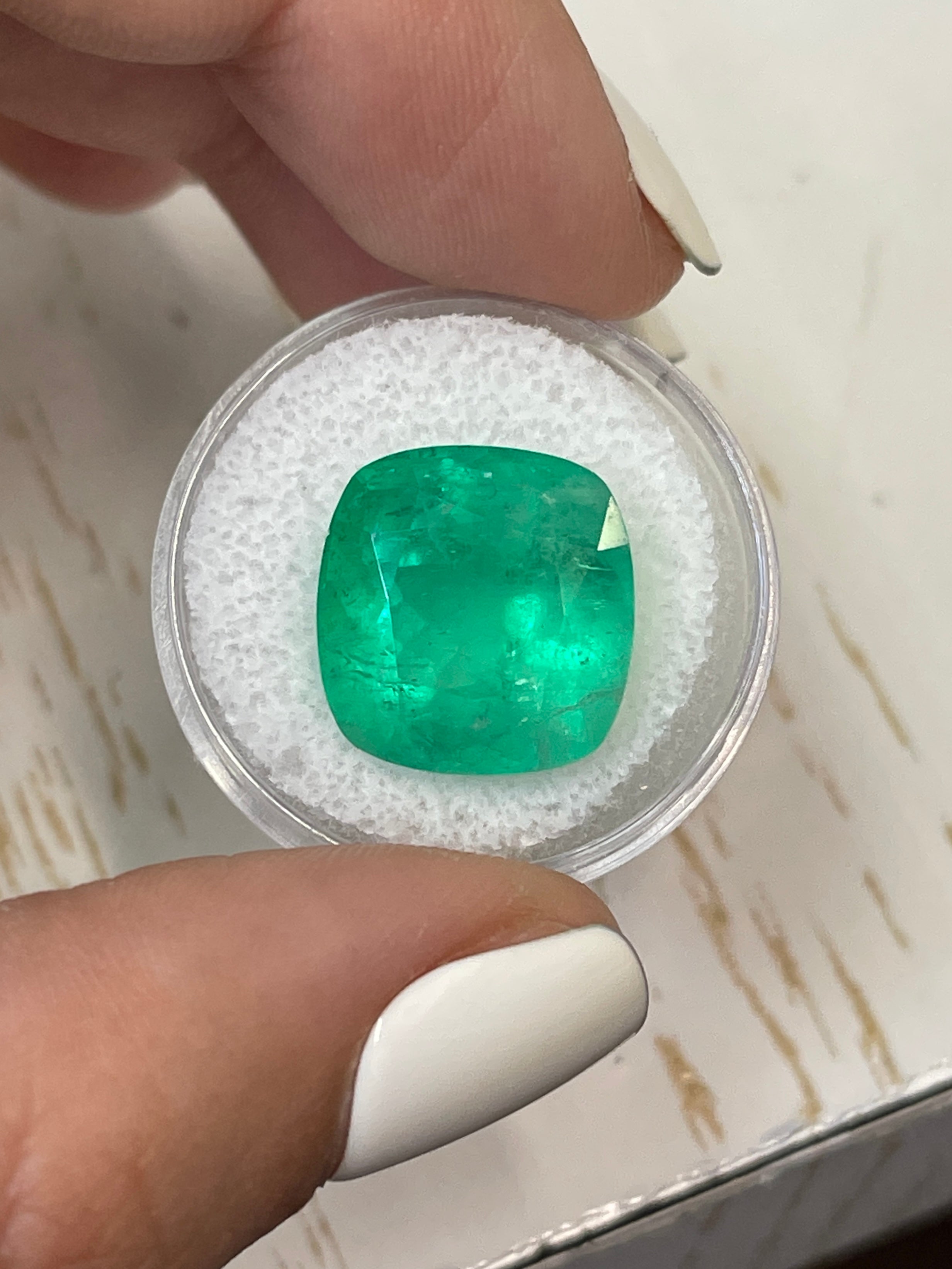 14.55 Carat Natural Colombian Emerald - Cushion Cut Loose Gemstone for Jewelry Making (15x15mm, Medium Green) | Perfect for Engagement Rings, Necklaces & Custom Designs