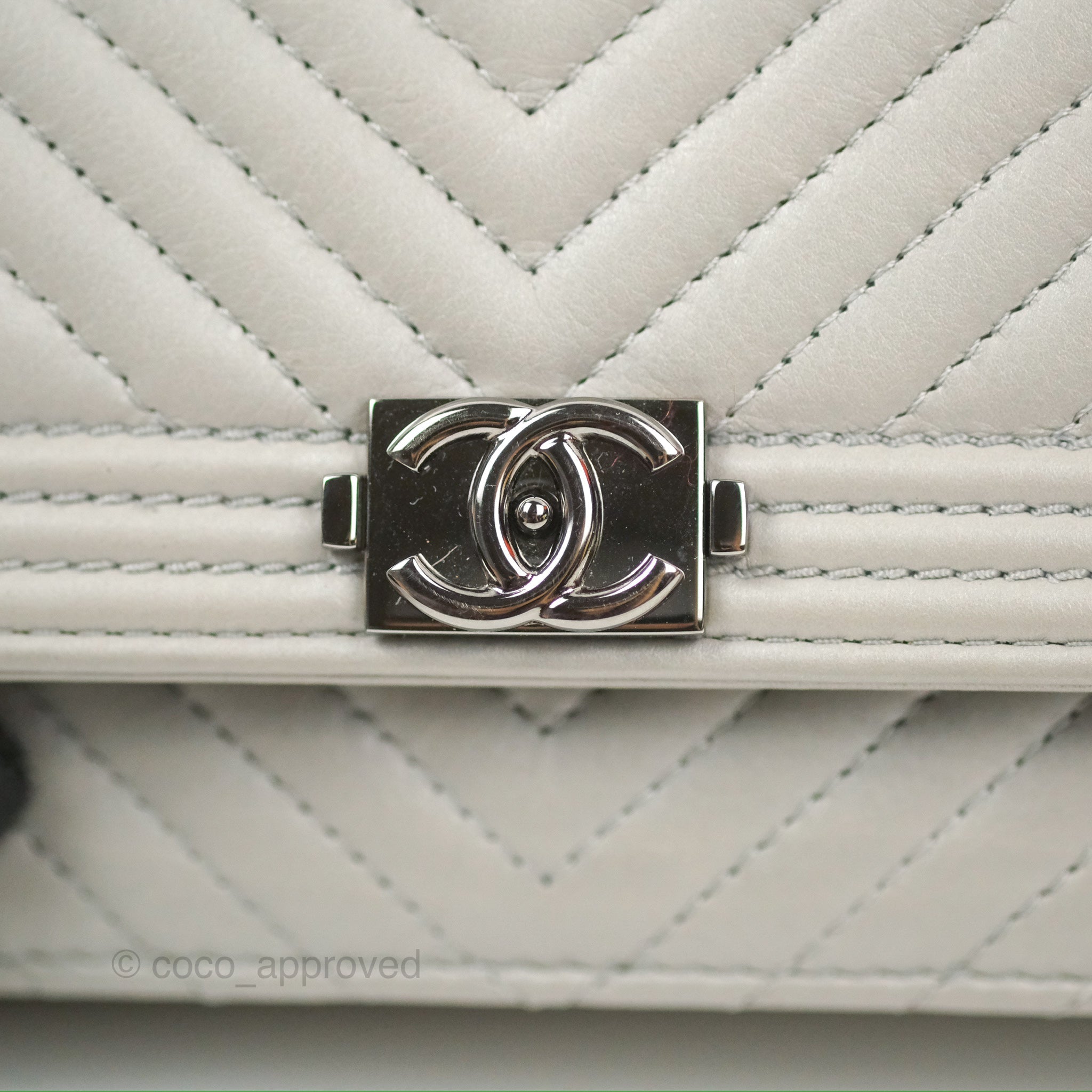 Chanel Chevron Boy Wallet on Chain WOC in Grey Lambskin with Gun Metal Hardware - Luxury Crossbody Bag for Women, Perfect for Evening Events & Daily Use