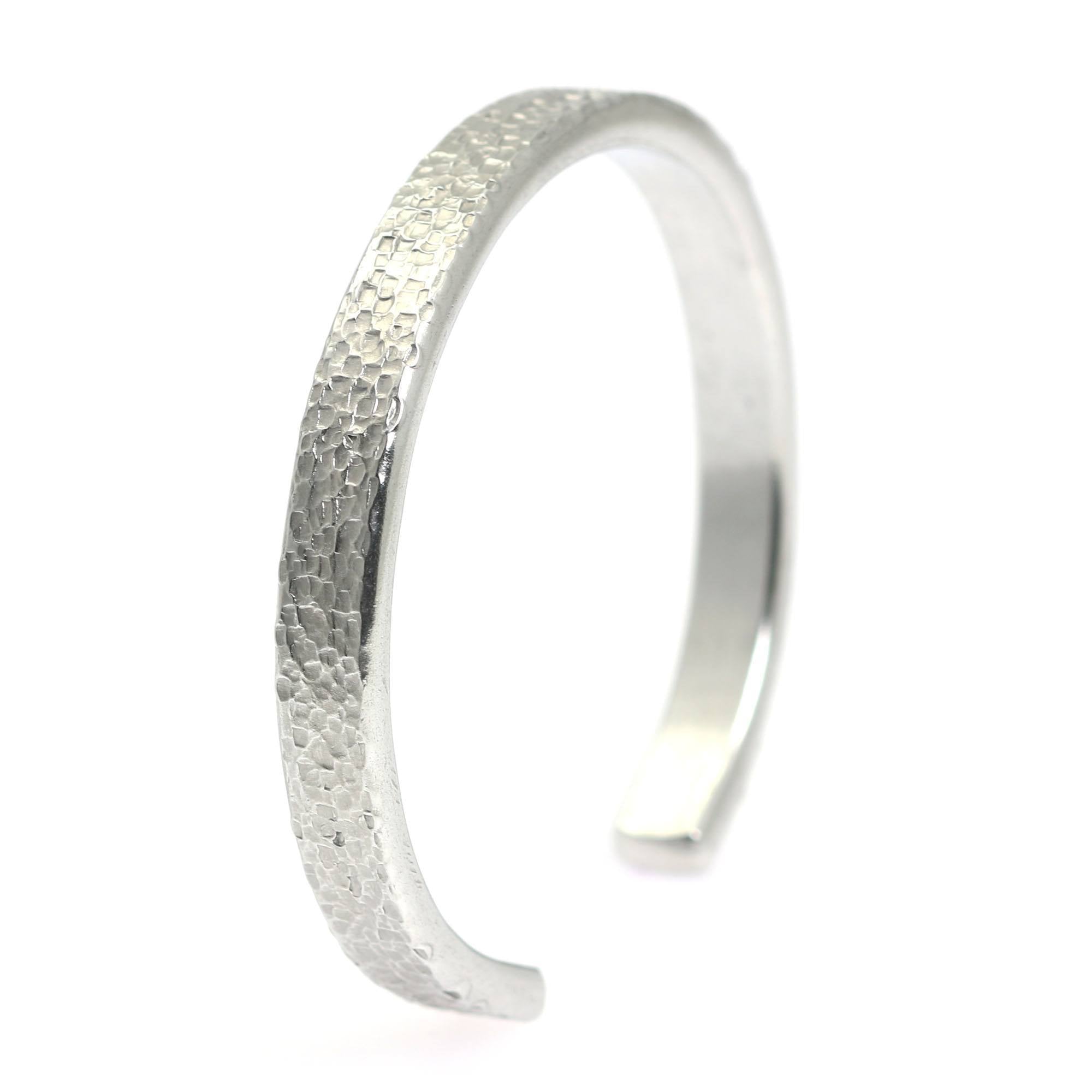 Stylish Thin Textured Aluminum Cuff Bracelet for Women - Lightweight Fashion Jewelry for Everyday Wear, Parties & Special Occasions