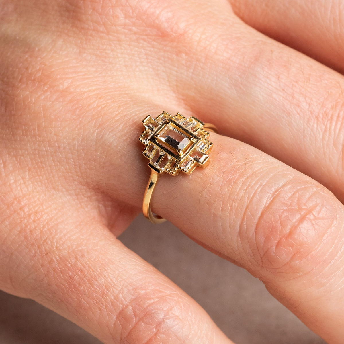 14K Gold Vintage Art Deco Shield Ring for Women - Elegant Statement Jewelry for Parties, Weddings & Special Occasions