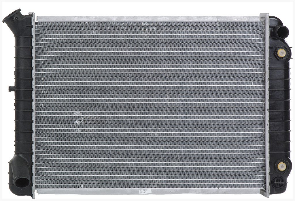 High-Performance 8010919 Radiator for Cars & Trucks - Durable Aluminum Cooling System Replacement - Ideal for Highway Driving & Heavy Loads
