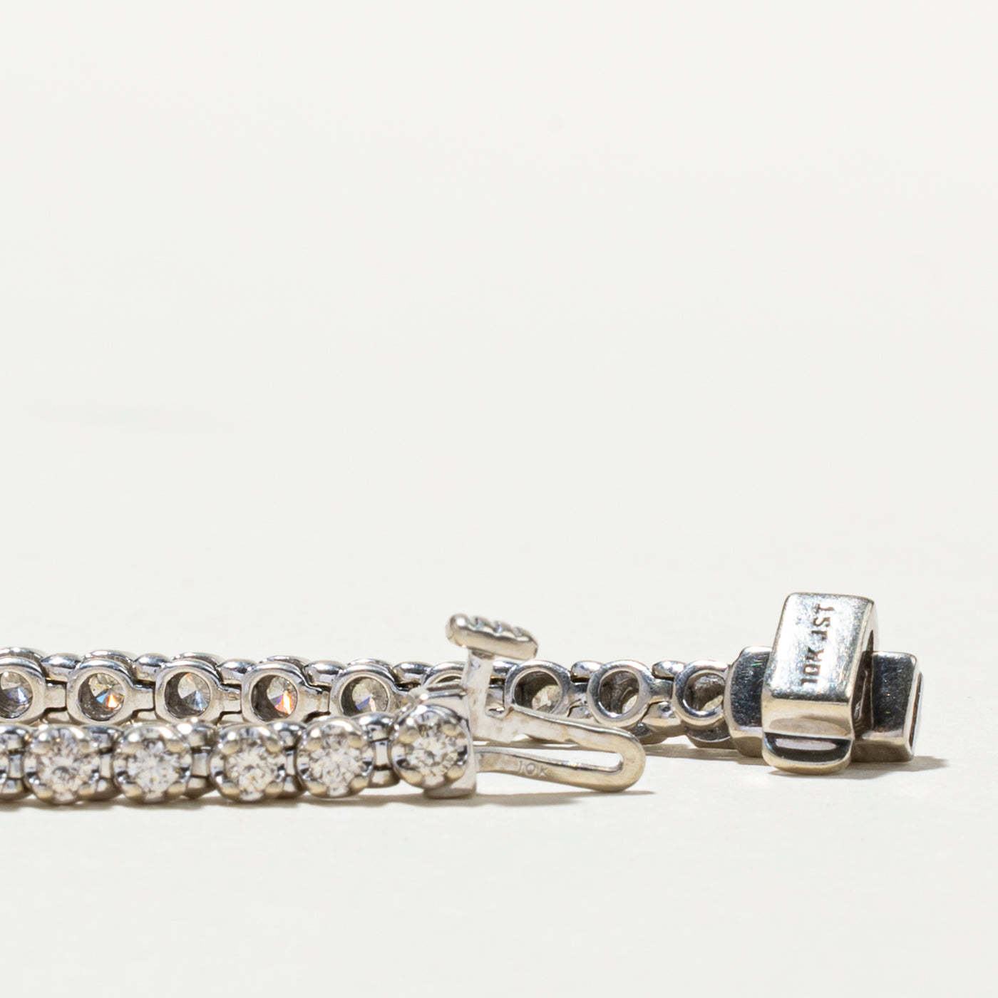 10K White Gold Diamond Tennis Bracelet - 1.96 Carat Total Weight (CTW) - 6.75 Inches - Elegant Jewelry for Women - Perfect for Weddings, Anniversaries & Special Occasions