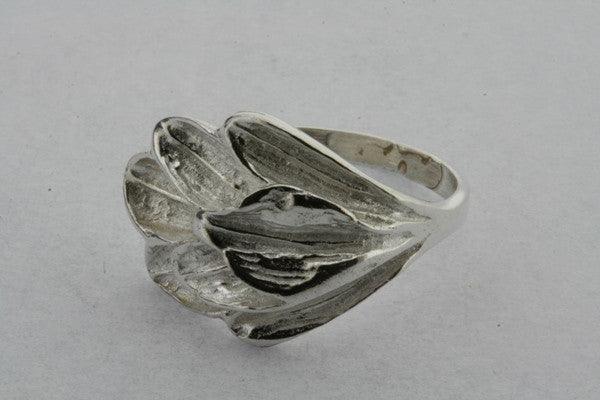 Elegant Curved Feather Ring - Sterling Silver Jewelry for Women, Perfect for Everyday Wear & Special Occasions