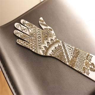 EZRI Reusable Acrylic Mehndi Practice Hand - White (2 Pack) - Perfect for Henna Tattoo Training, Bridal Mehndi Design Practice & DIY Art Projects