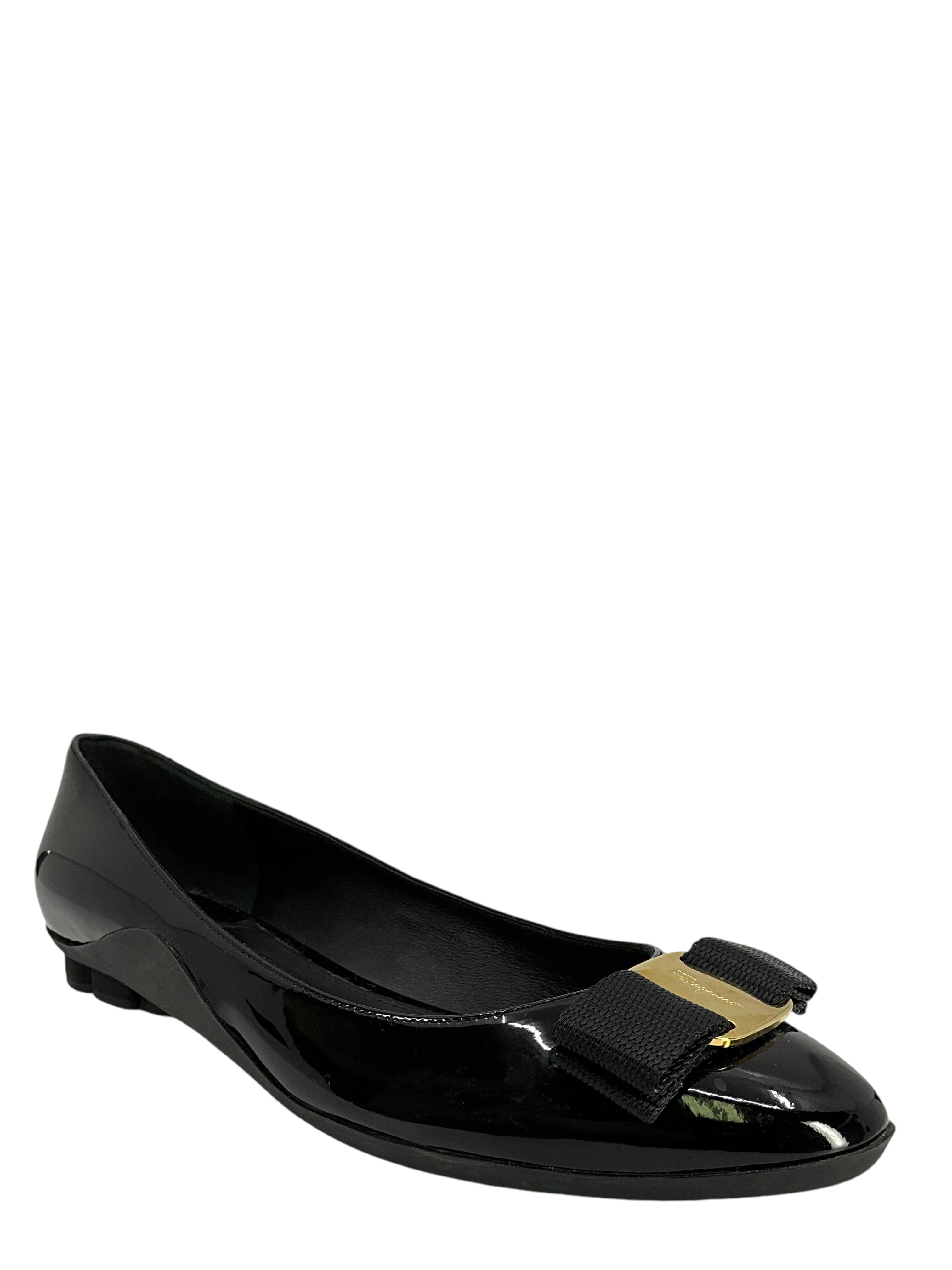 Salvatore Ferragamo Vara Bow Patent Leather Pumps Women's Size 7.5 - Classic Pointed Toe Heels for Office, Wedding & Special Occasions