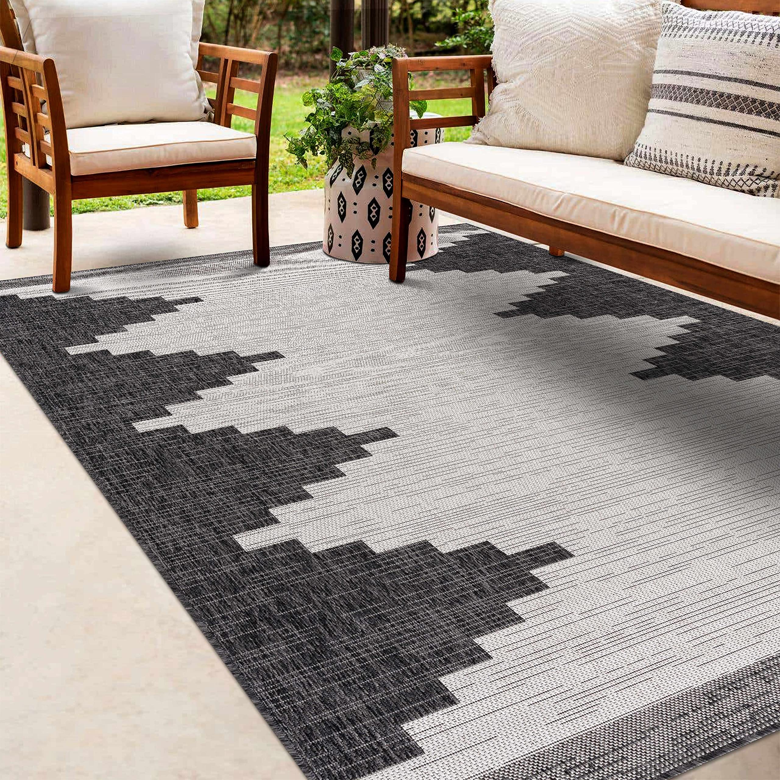 Hauteloom Djugun Waterproof Outdoor Rug - 7'10
