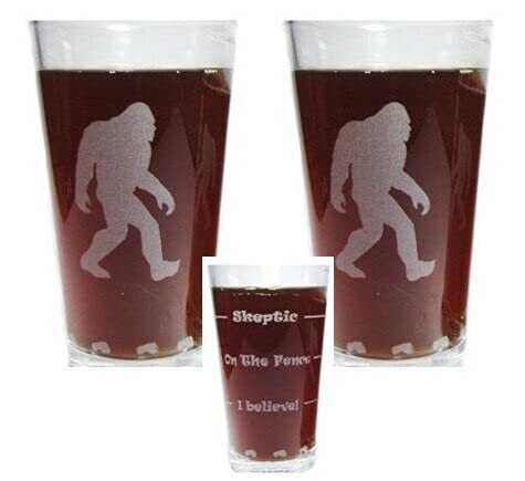 Bigfoot Sasquatch Drink 'Till You Believe Set of 2 - 16oz Pint Glasses for Beer, Cocktails & Home Bar - Perfect for Camping, Parties & Gift Giving