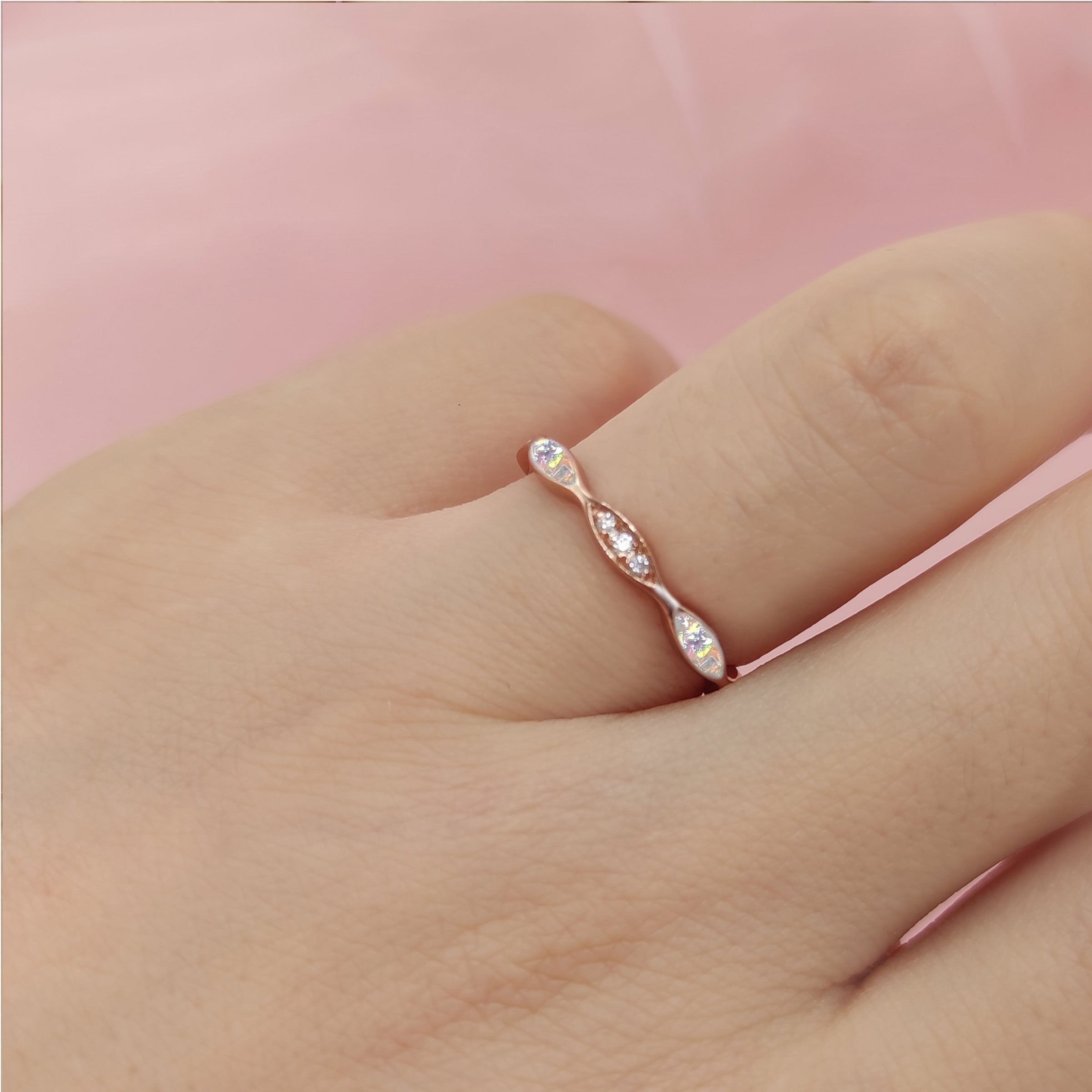 Infinite Love Memorial Ashes Ring - Handcrafted Cremation Jewelry for Keepsake - Perfect for Remembrance & Special Occasions