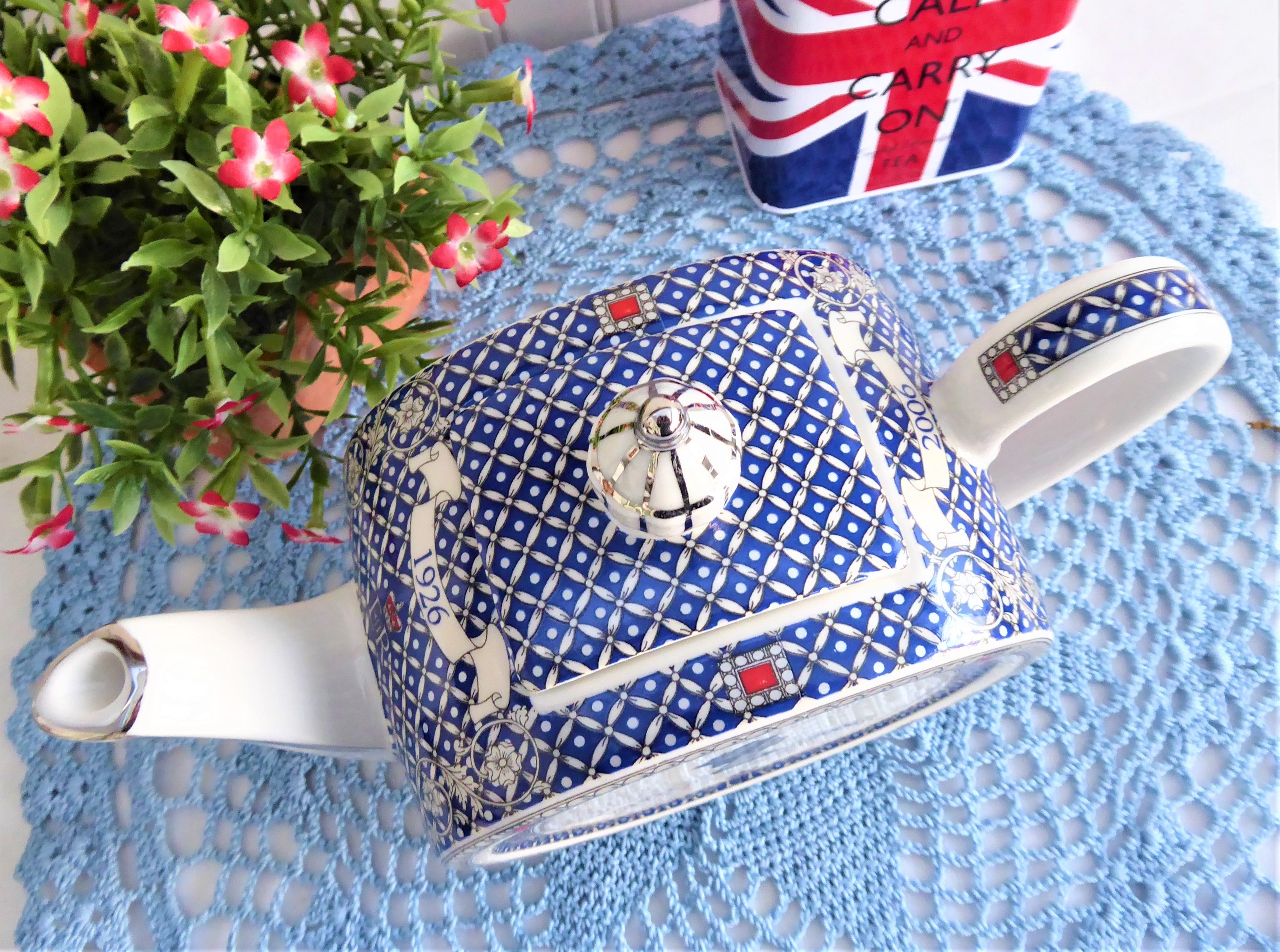 Sadler Teapot Queen Elizabeth 80th Birthday Commemorative 2006 Limited Edition - Blue, White & Platinum Gift Box - Perfect for Royal Collectors & Tea Lovers