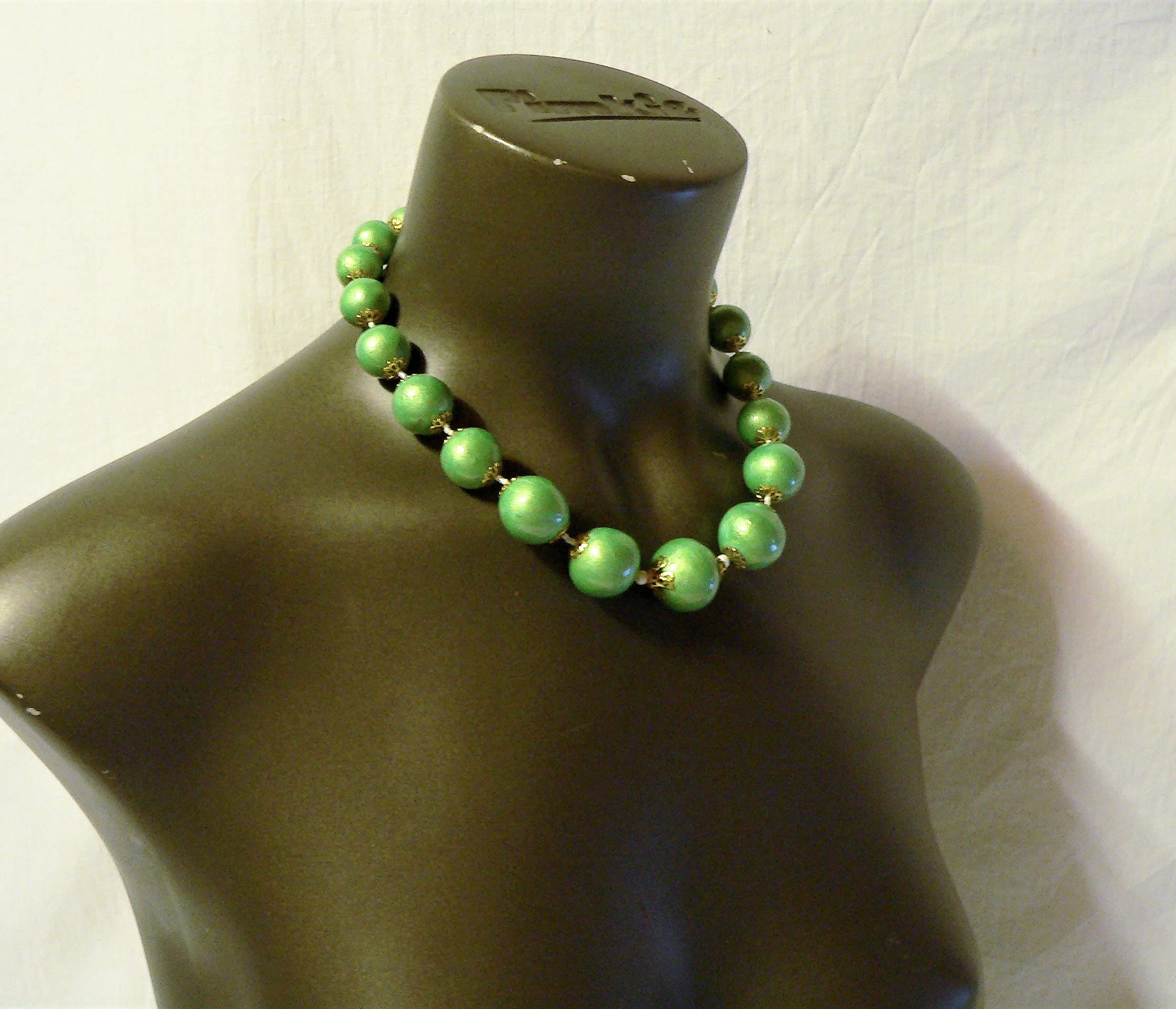 Stylish Ceramic Charm Ball Necklace for Women - Emerald Green Jewelry | Perfect for Casual Wear, Parties & Gift Giving