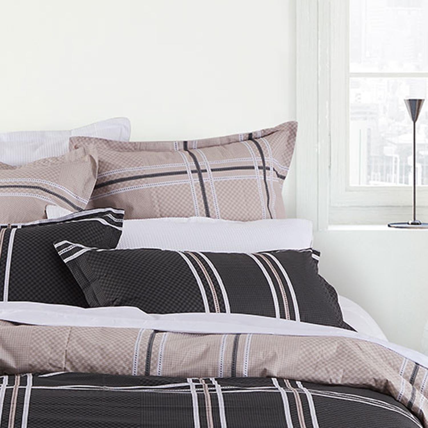 Premium Charlie Slate Quilt Cover Set by Logan & Mason - Soft King Size Bedding Set with Pillowcases - Perfect for Master Bedroom & Guest Room Decor