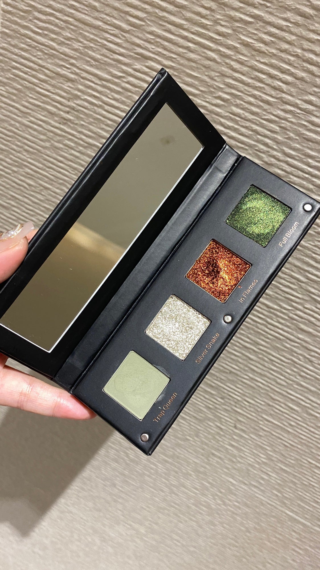 Shellwe Makeup Liana Matte Satin Shimmer Chameleon Green Eyeshadow Palette - 12 Highly Pigmented Colors for Day & Night Makeup Looks - Perfect for Parties, Weddings & Special Occasions