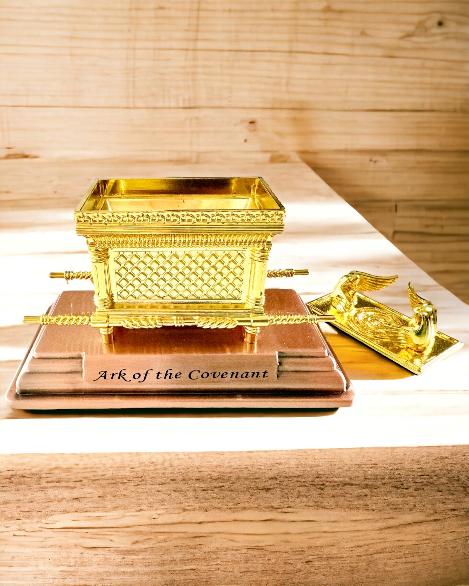 Golden Miniature Ark of the Covenant Replica - 11.2 x 5.8 x 7.3cm Religious Collectible & Home Decor - Perfect for Christian Gifts, Bible Study Display, and Church Altar Decoration
