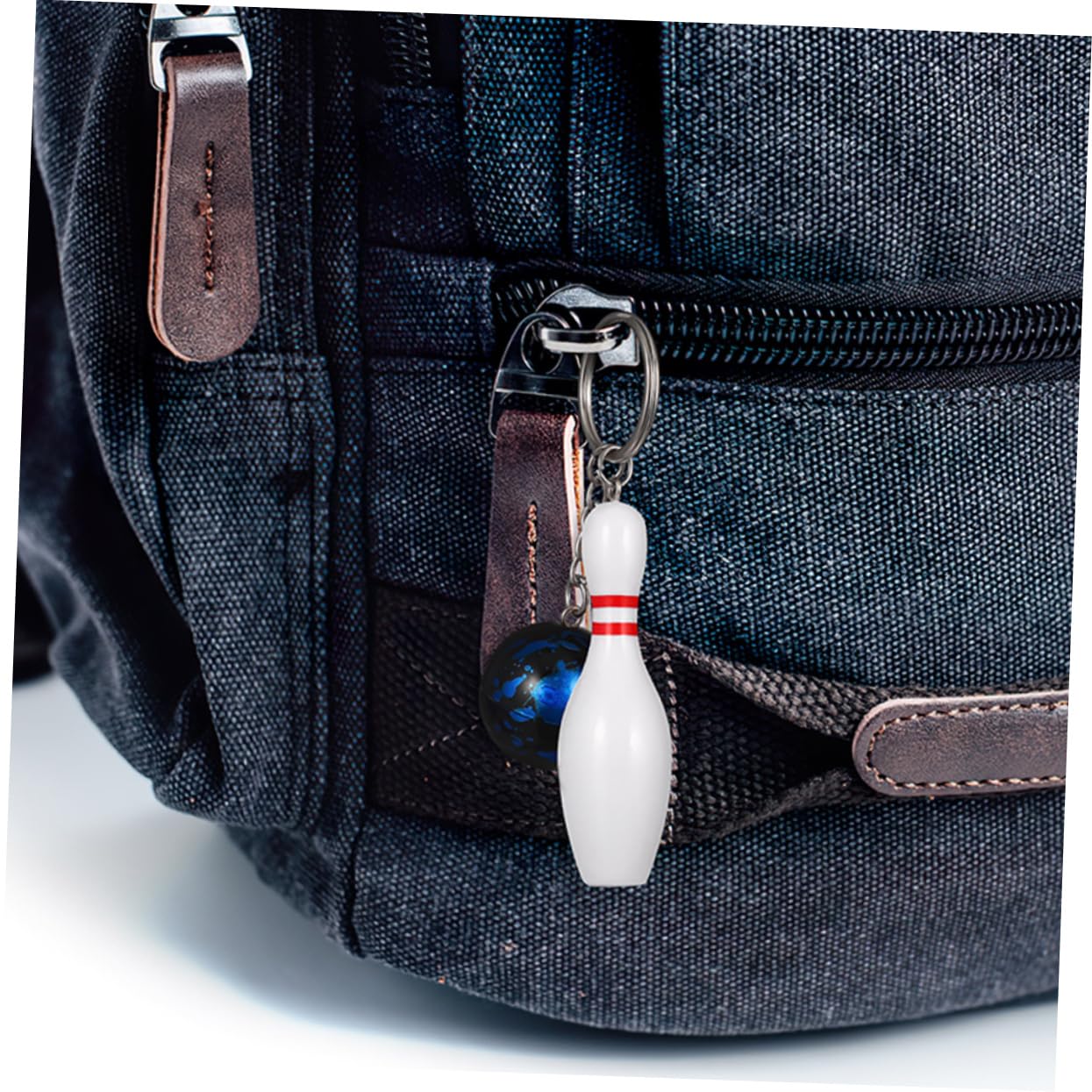 MOBUTOFU Mini Bowling Keychain - Cute Sports Keyring for Men, Women, Boys & Girls - Perfect Gift for Bowling Lovers - Great for Keys, Backpacks, Gym Bags & Sports Decor