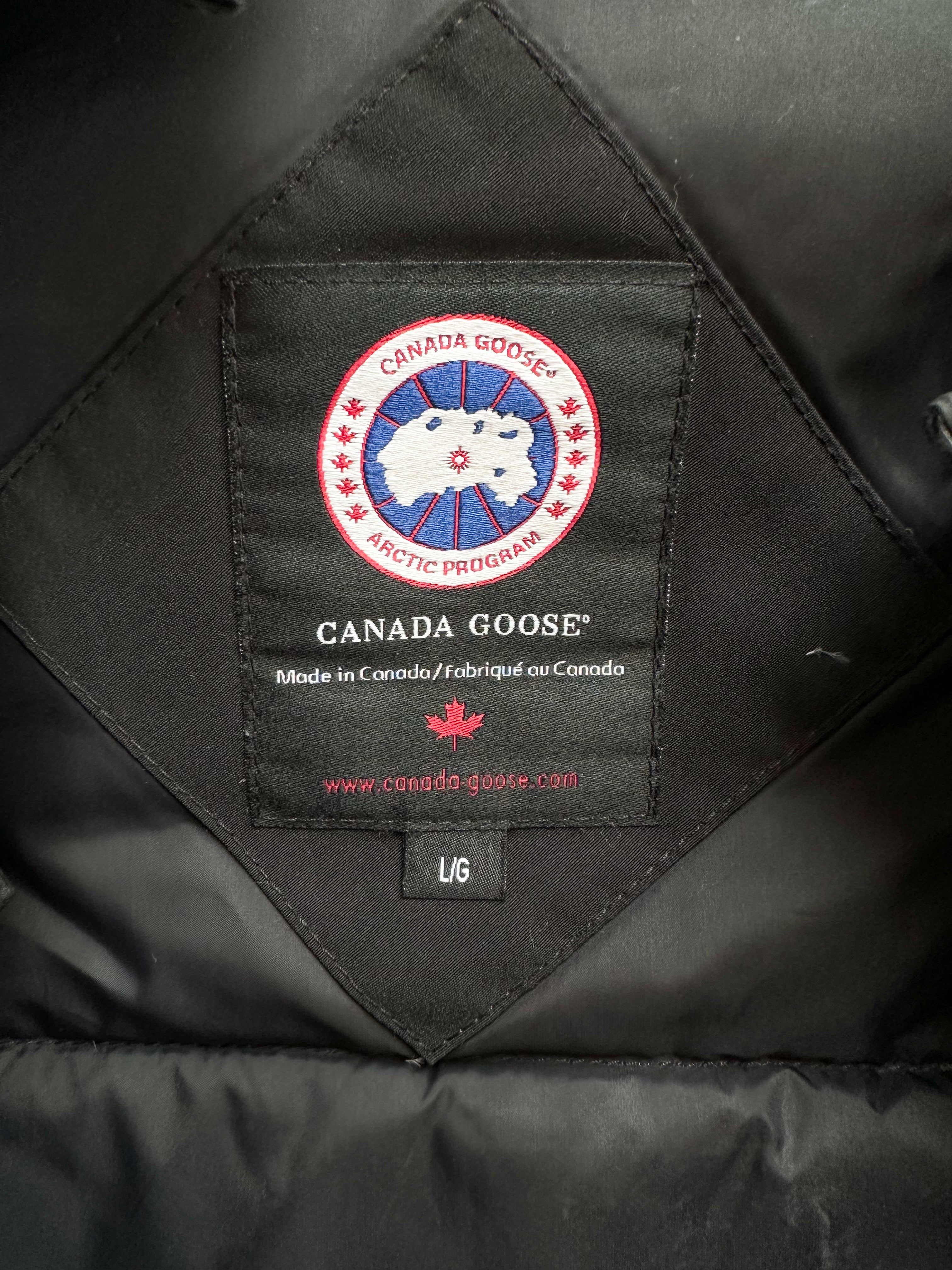 Canada Goose Black Banff Men's Jacket - Premium Winter Parka for Extreme Cold Weather - Perfect for Skiing, Snowboarding & Outdoor Adventures