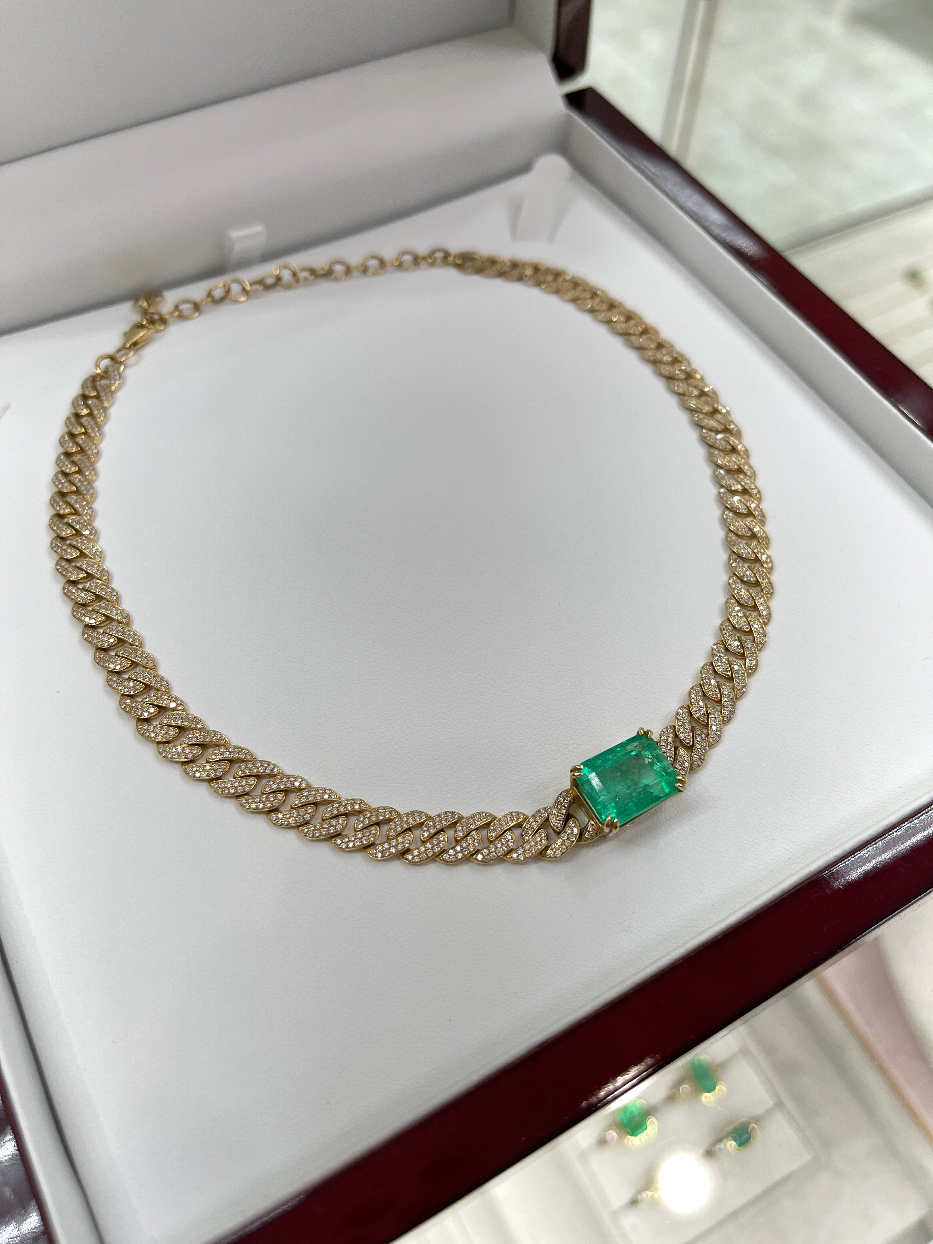 17.46tcw Colombian Emerald & Diamond Iced Out Choker Cuban Link Necklace in 18K Gold - Luxury Hip Hop Jewelry for Women, Perfect for Parties, Weddings & Special Occasions