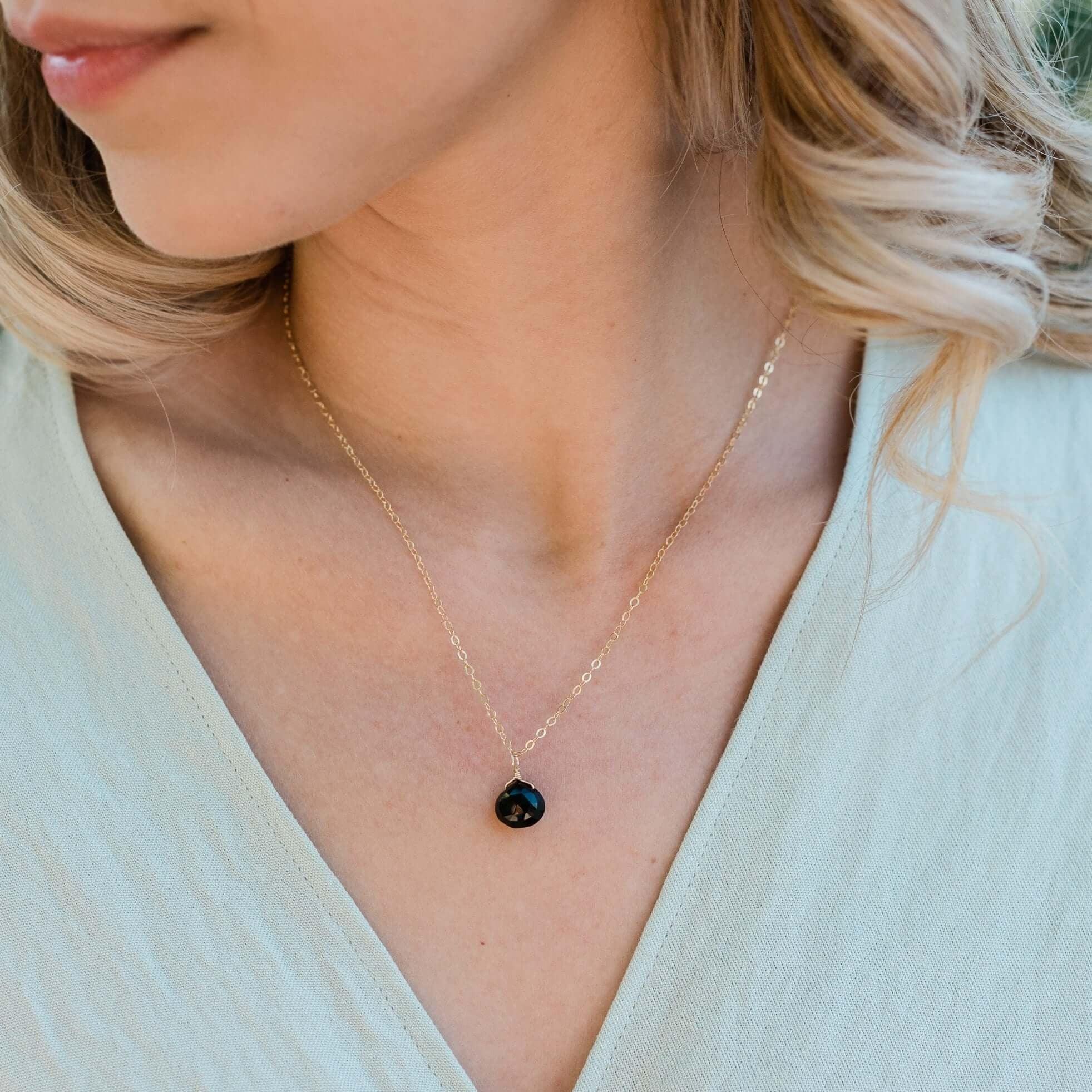 Elegant Black Onyx Teardrop Crystal Pendant Necklace for Women - Perfect for Everyday Wear, Gift Giving & Special Occasions