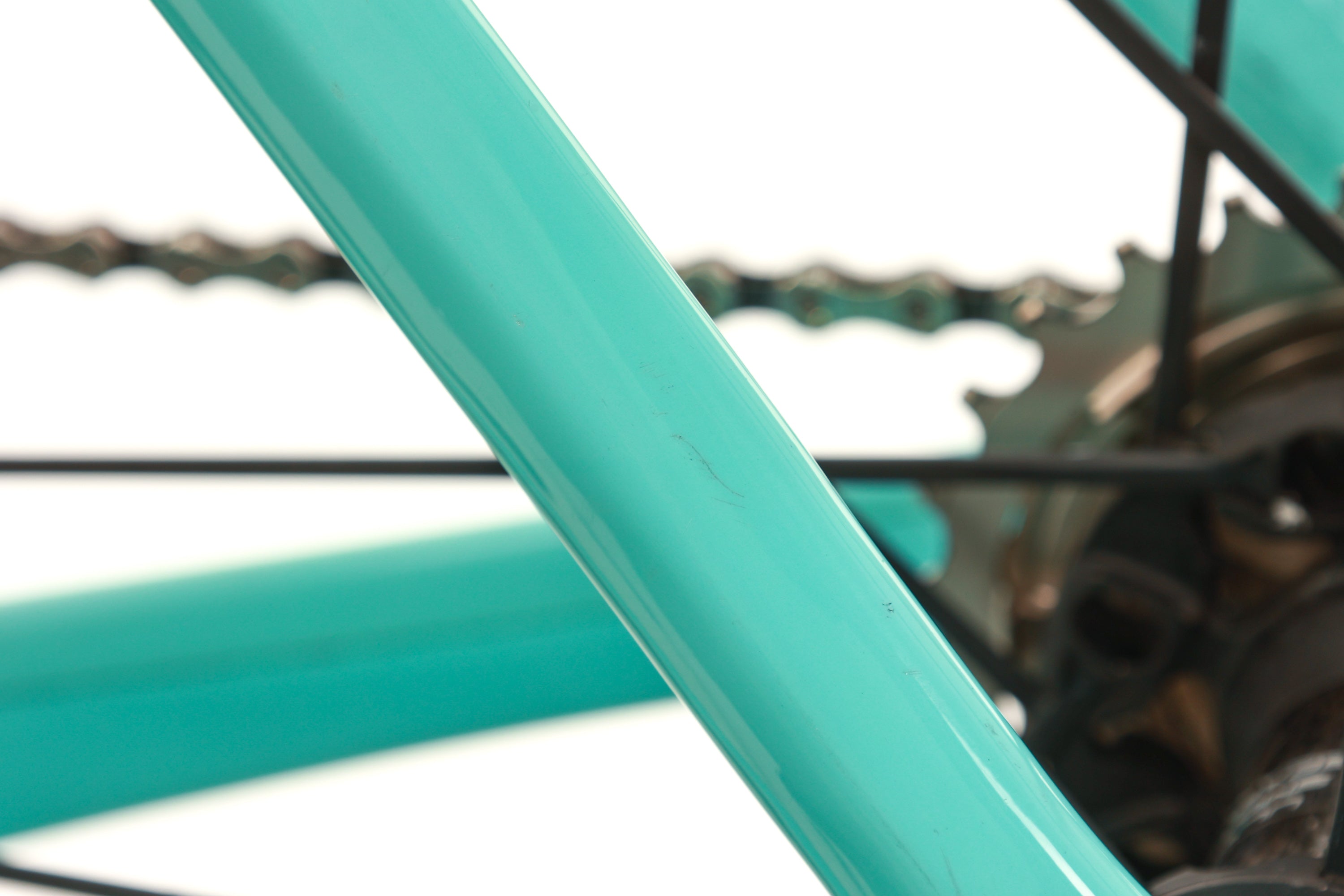 Bianchi Oltre XR4 Carbon Road Bike 2020 - 55cm Size | Lightweight Racing Bicycle for Men & Women | Perfect for Road Racing, Triathlons & Endurance Training