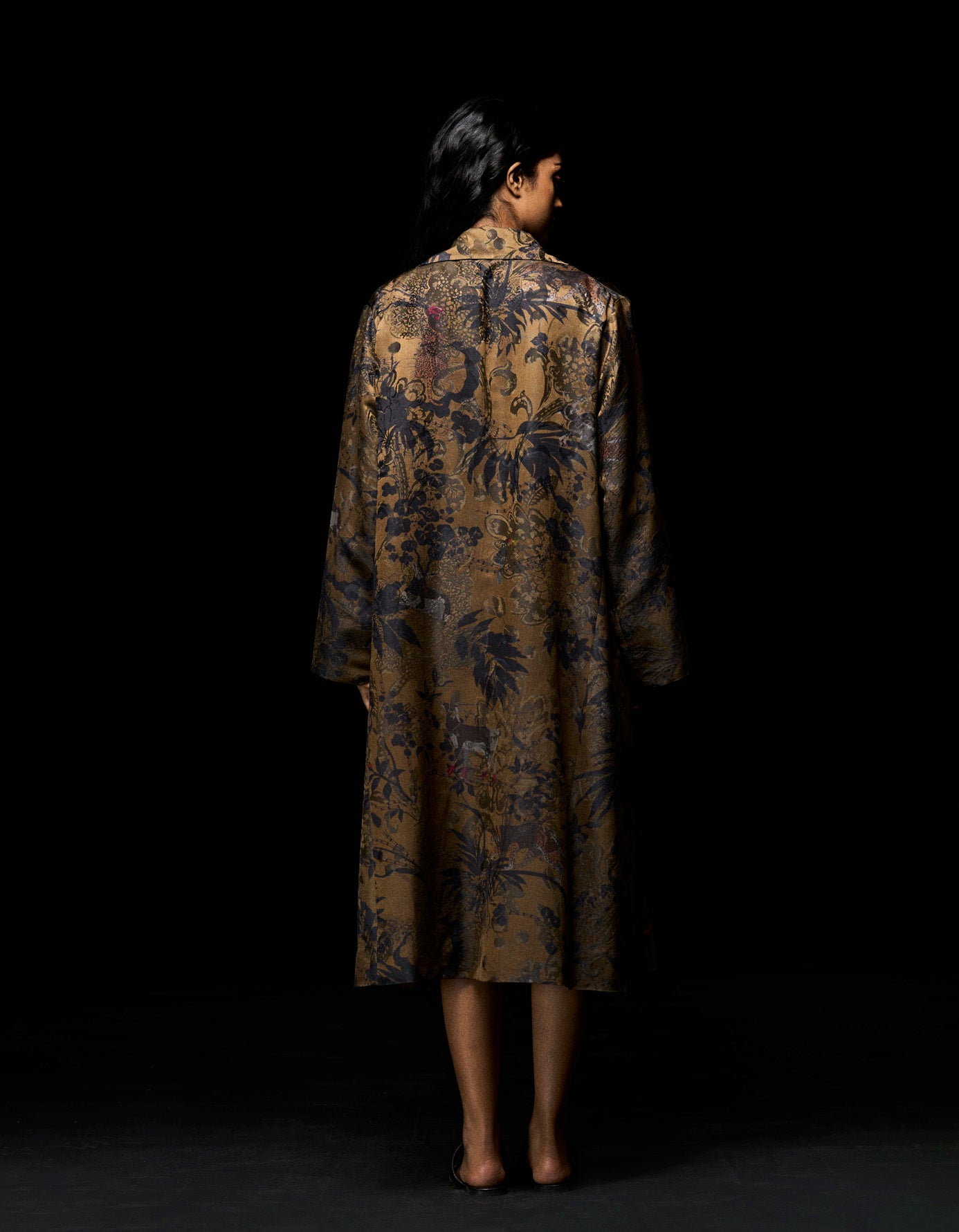 Elegant Long Silk Damash Coat in Beige - Perfect for Formal Events & Evening Occasions