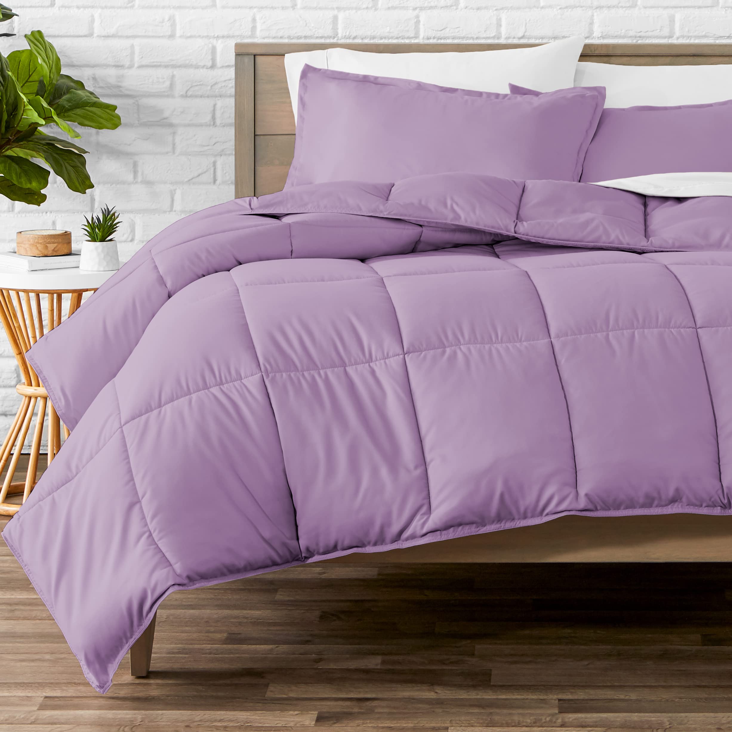 Lightweight Solid Comforter Set (California Queen Size) with 2 Pillow Cases - 3-Piece Down Alternative Bedding Set in Lavender - Perfect for All-Season Comfort in Bedroom & Guest Room