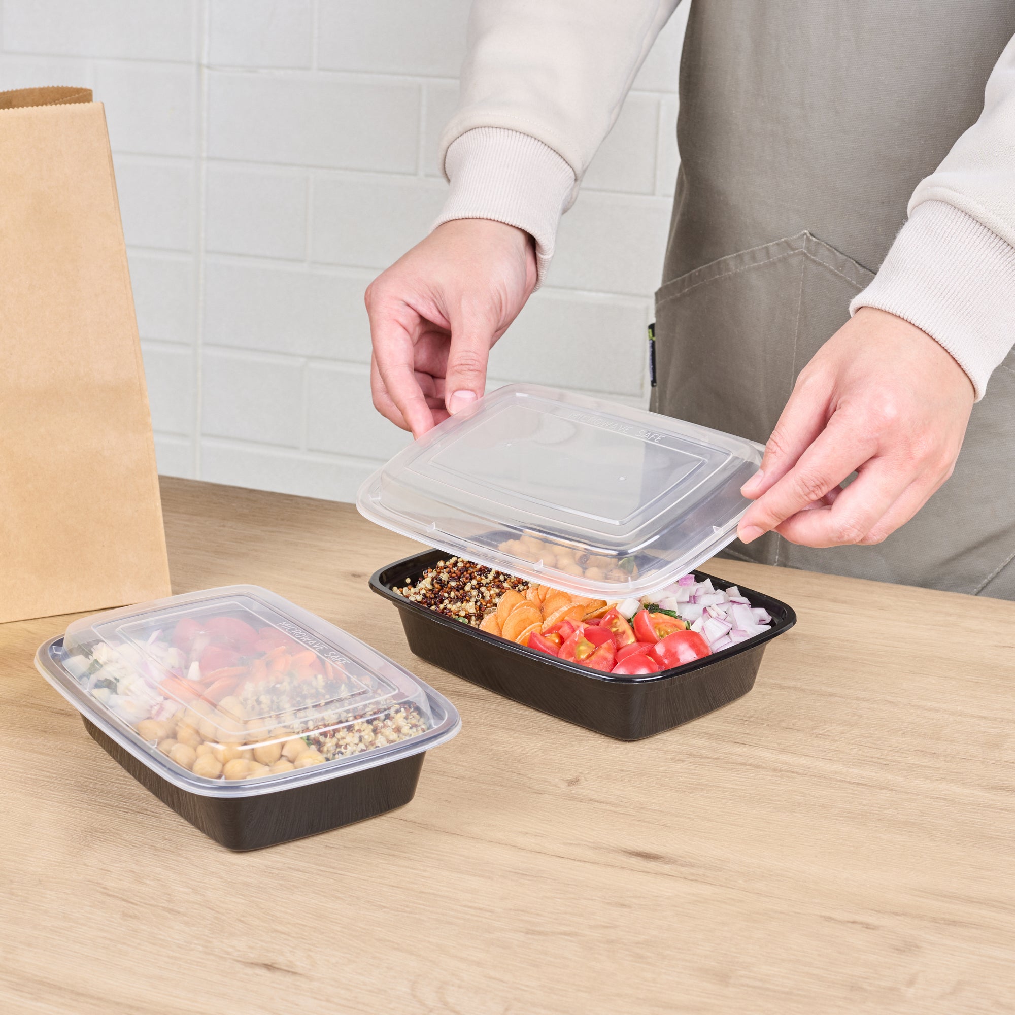 24 oz Black Rectangle Plastic Food Storage Containers with Clear Lids - 50 Pack, Microwavable To-Go Boxes (8