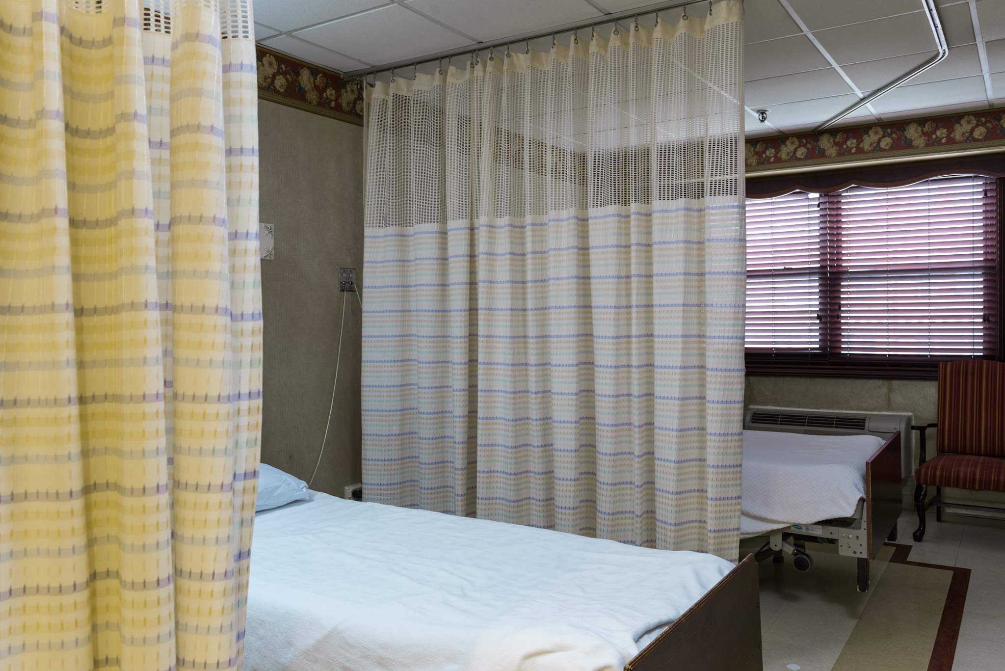 Flame Retardant Washable Hospital Privacy Room Divider Curtain with Mesh Top & Grommets - 15' Wide x 8.5' Long - Ideal for Medical Facilities, Patient Rooms, and Healthcare Privacy Needs