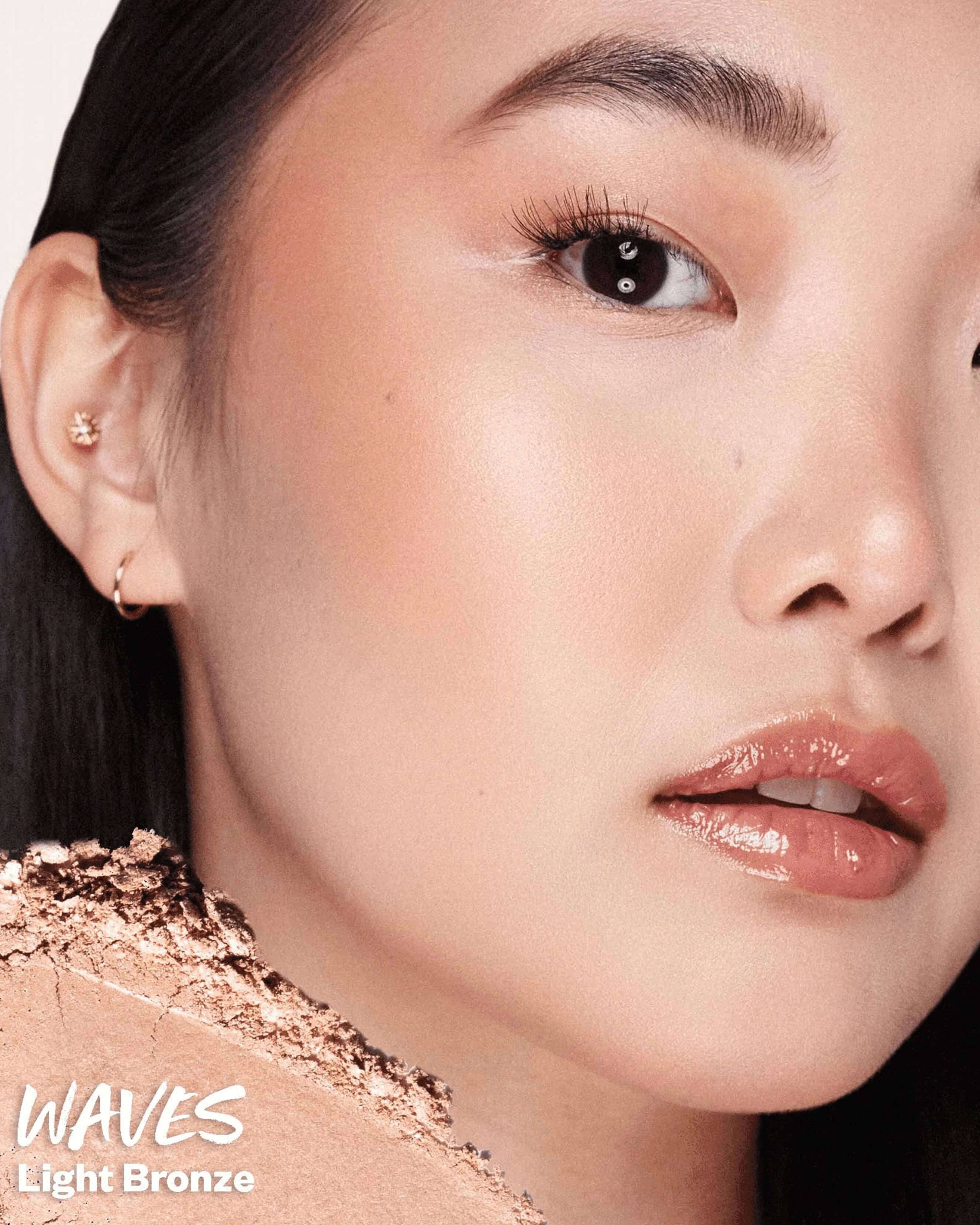 The Sun Show Glowy Warmth Bronzer - Natural Sun-Kissed Makeup for a Radiant Summer Look | Perfect for Beach Days & Outdoor Events