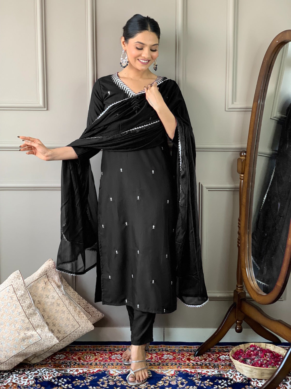 Elegant Black Designer Pant Suit with Sequined Embroidery - Formal Office Wear & Evening Party Outfit for Women