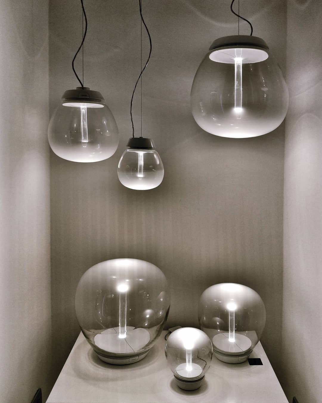 Empatia Modern Pendant Lamp - Stylish Hanging Light Fixture for Living Room, Dining Room, Kitchen Island & Bedroom Decor