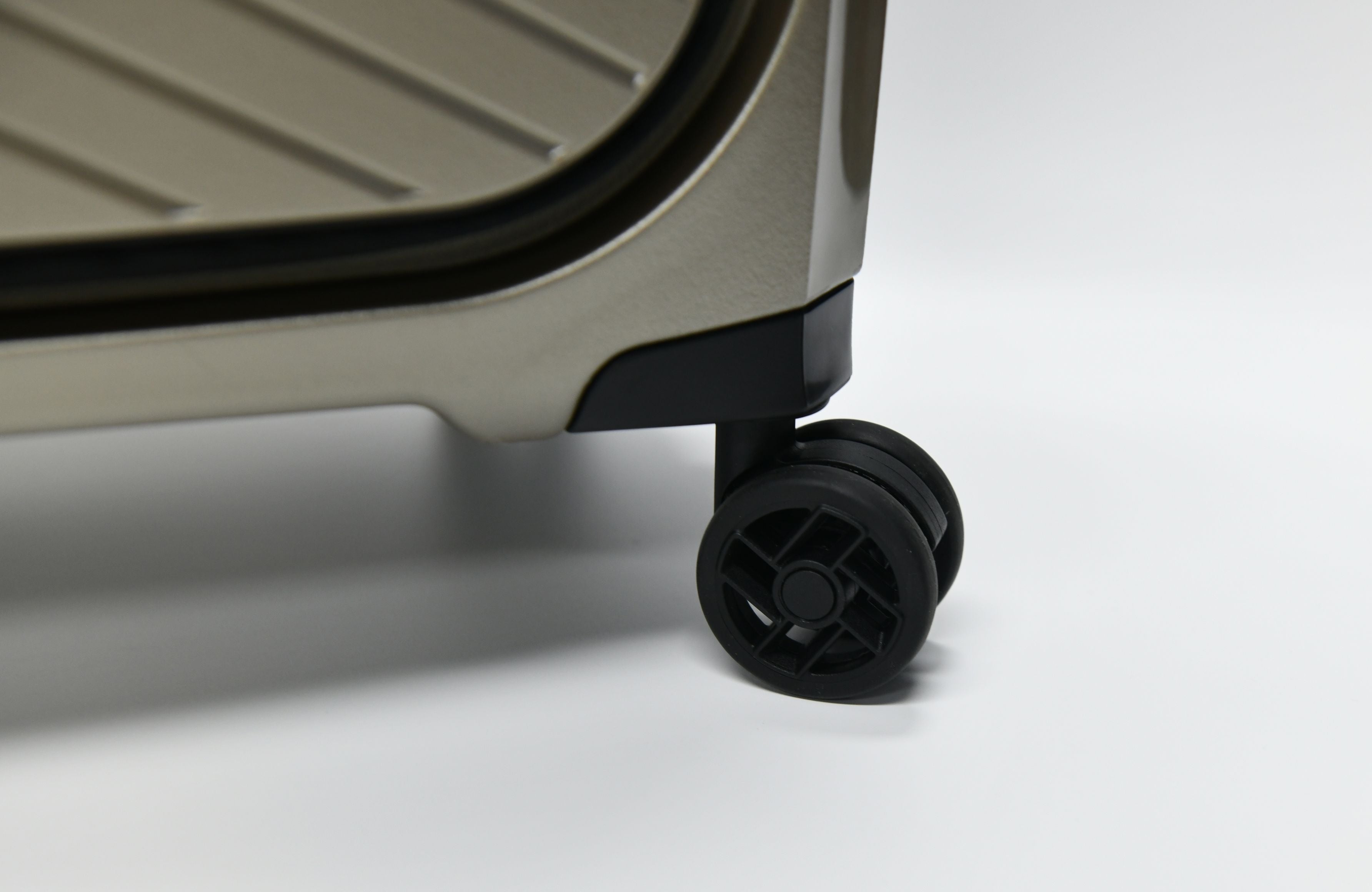 Tosca Space X 25in Medium Dual Opening Suitcase in Champagne - Perfect for Travel, Business Trips & Weekend Getaways