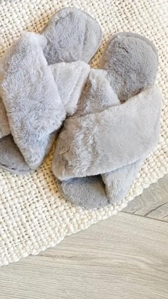 Jessica Fluffy Slippers for Women - Cozy Grey House Shoes with Soft Plush Lining - Perfect for Indoor Comfort, Relaxing at Home & Winter Warmth