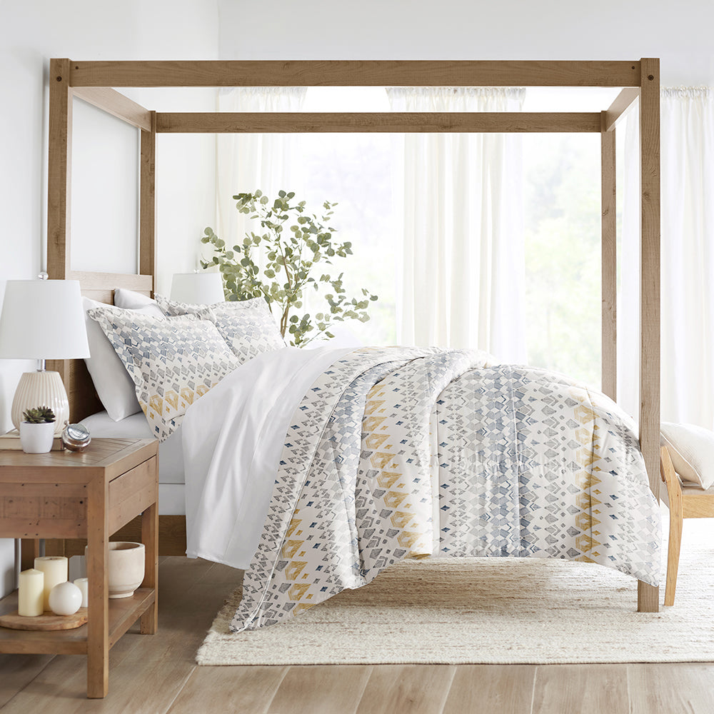 Mayan Stamp Down Alternative Comforter Set - Hypoallergenic Bedding for All Seasons | Perfect for Master Bedroom, Guest Room & Dorm Decor