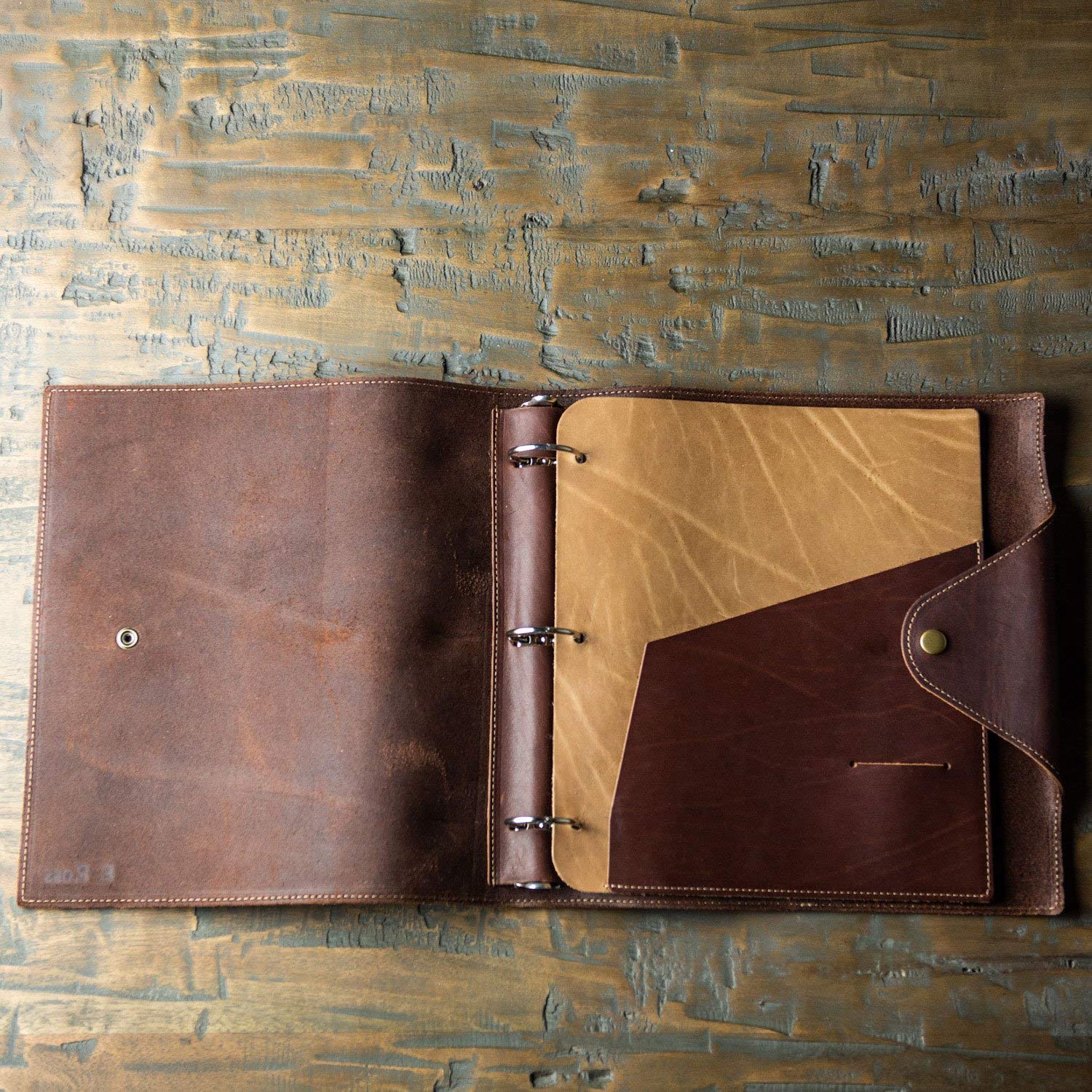 Holtz Leather Co. Personalized 3-Ring Leather Binder - Custom Brown Leather Notebook, Photo Album & Recipe Organizer - Perfect for Office, School & Home Organization