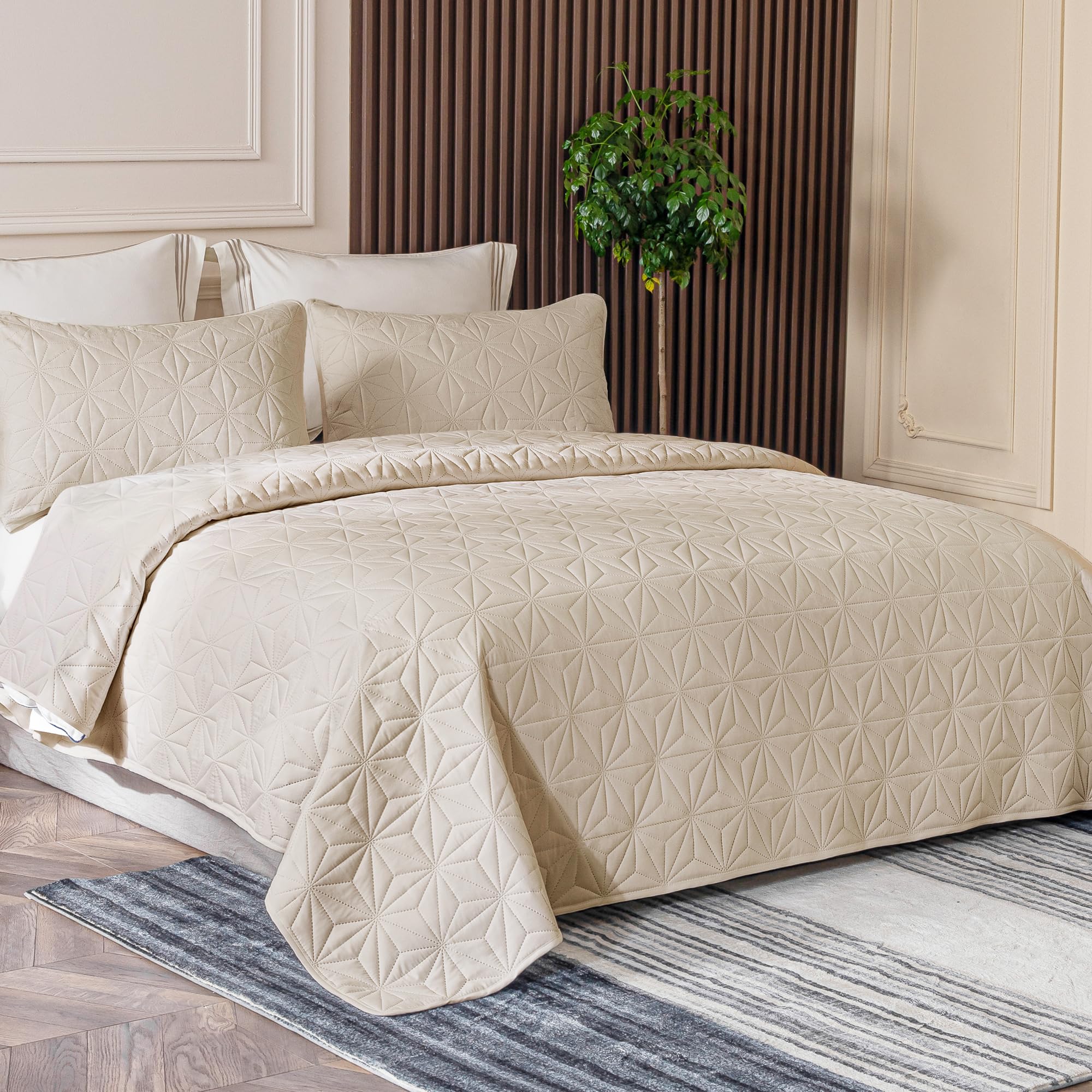 Premium Whale Flotilla King Size Quilt Bedding Set - Soft Birch Beige Lightweight 3-Piece Bedspread with Geometric Star Pattern for All Seasons | Cozy Home Decor, Guest Room & Master Bedroom Luxury Comfort
