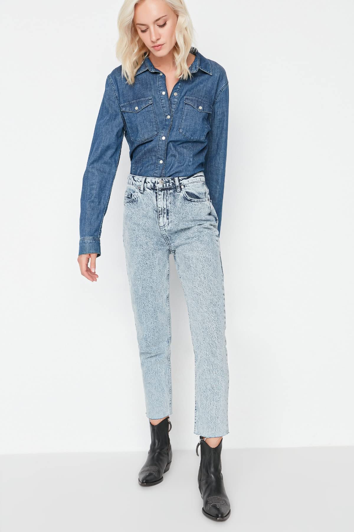Trendyol Women's High Waist Straight Leg Mom Jeans - Vintage Denim Pants for Casual Outfits & Everyday Wear