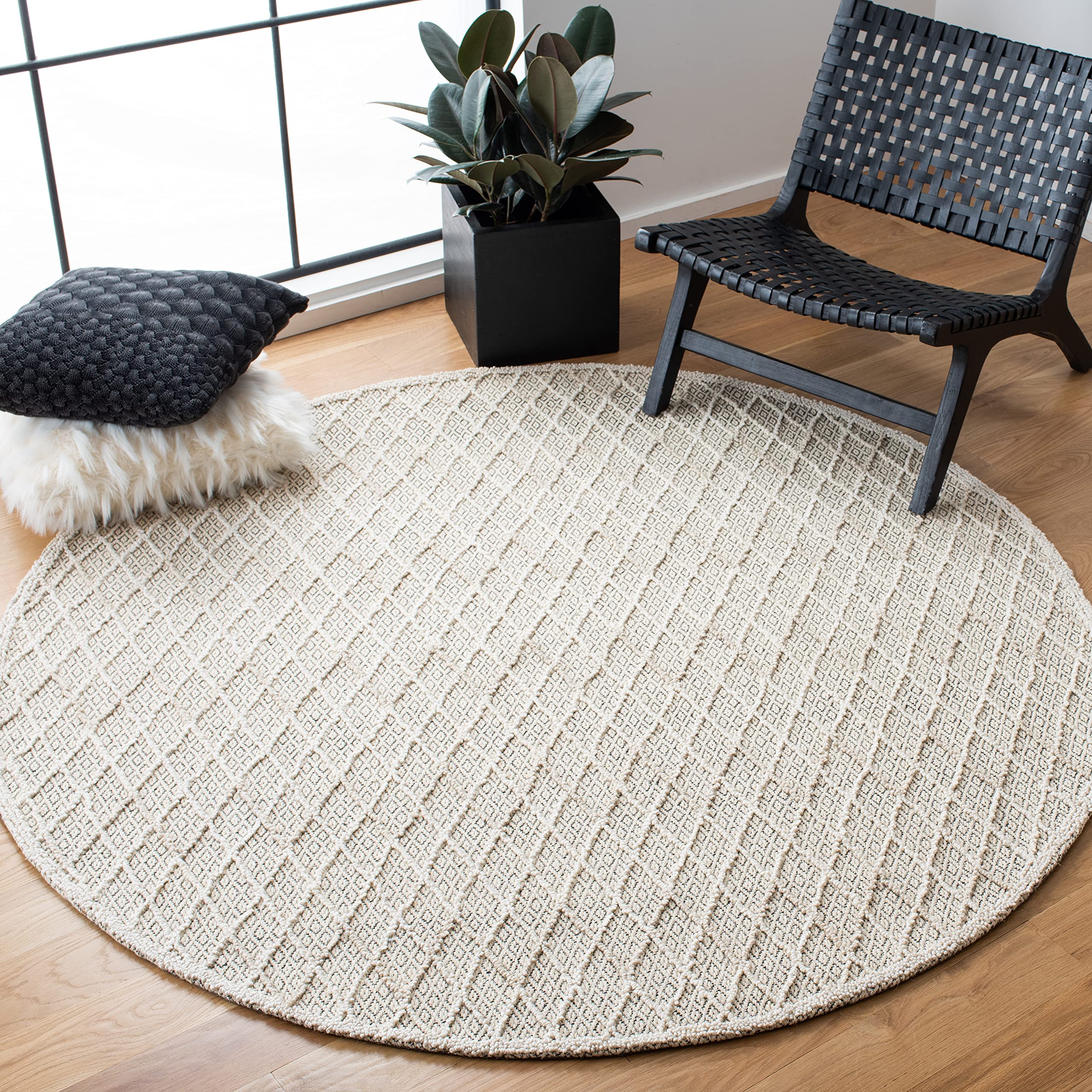 SAFAVIEH Trace Collection 6-Foot Round Ivory & Black TRC209A Handmade Premium Wool & Viscose Area Rug - Perfect for Living Room, Bedroom, or Office Decor