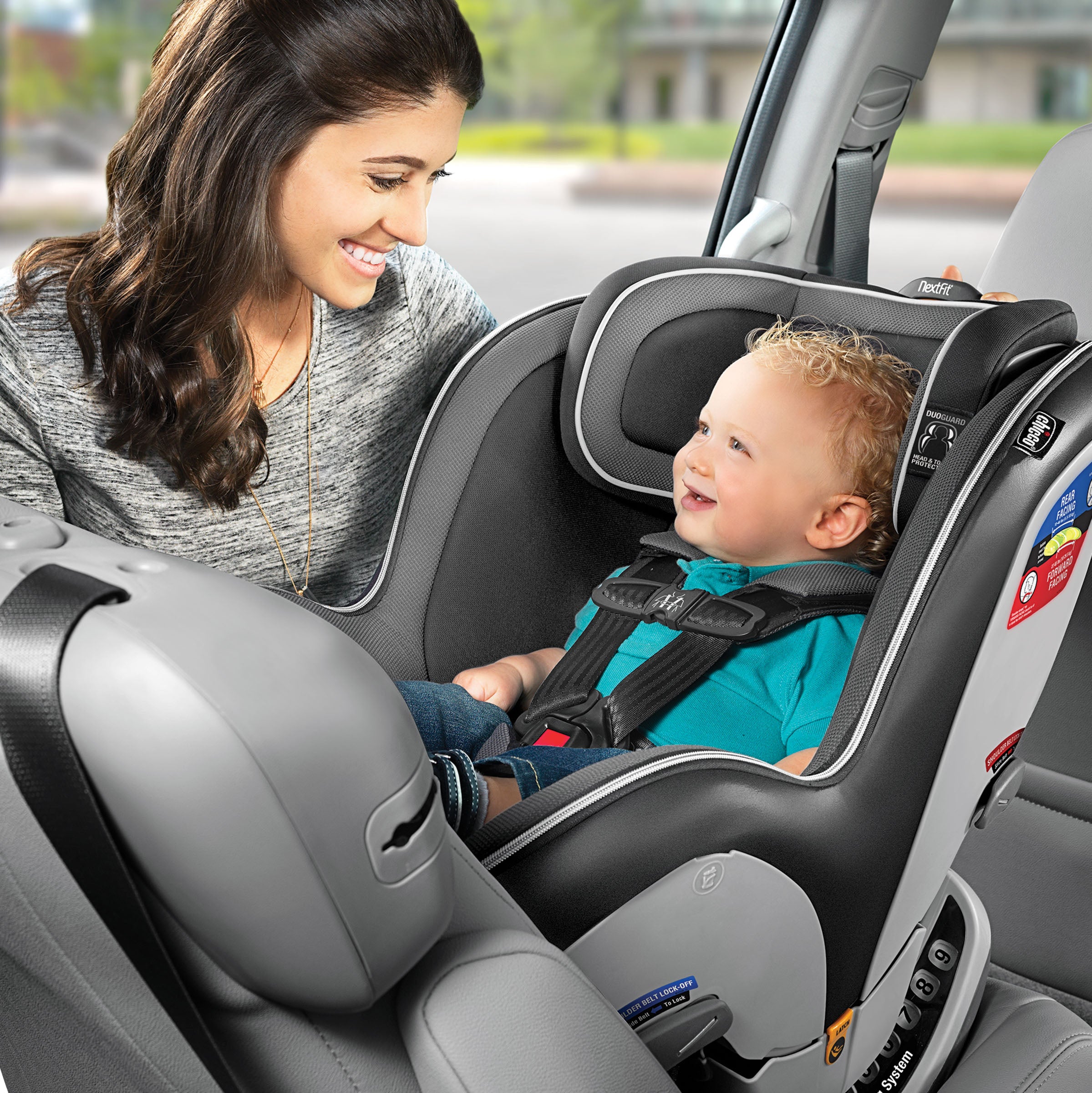Chicco NextFit Zip Convertible Car Seat - Safe & Comfortable Infant to Toddler Car Seat (Rear & Forward Facing) | Perfect for Travel, Daily Commute & Family Road Trips