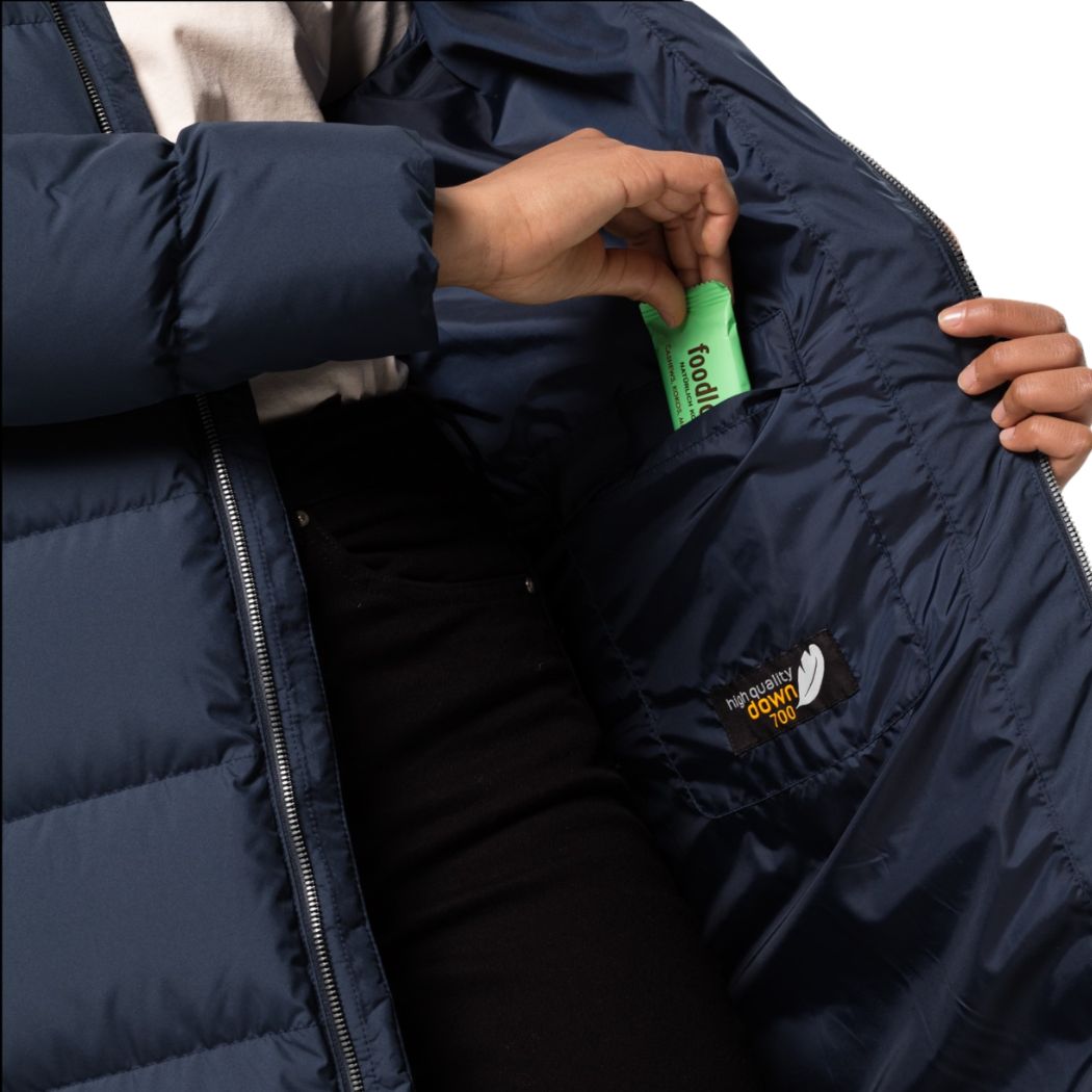Jack Wolfskin Frozen Palace Women's Winter Coat - Waterproof Insulated Parka for Cold Weather | Perfect for Skiing, Hiking & Outdoor Adventures