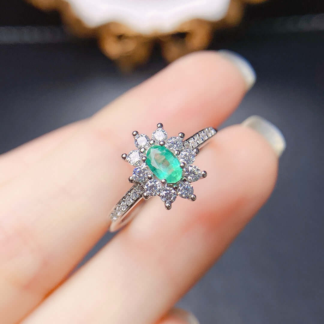 18K Gold Statement Emerald Ring for Women - Elegant Green Gemstone Jewelry for Engagement, Wedding & Special Occasions | NS2403