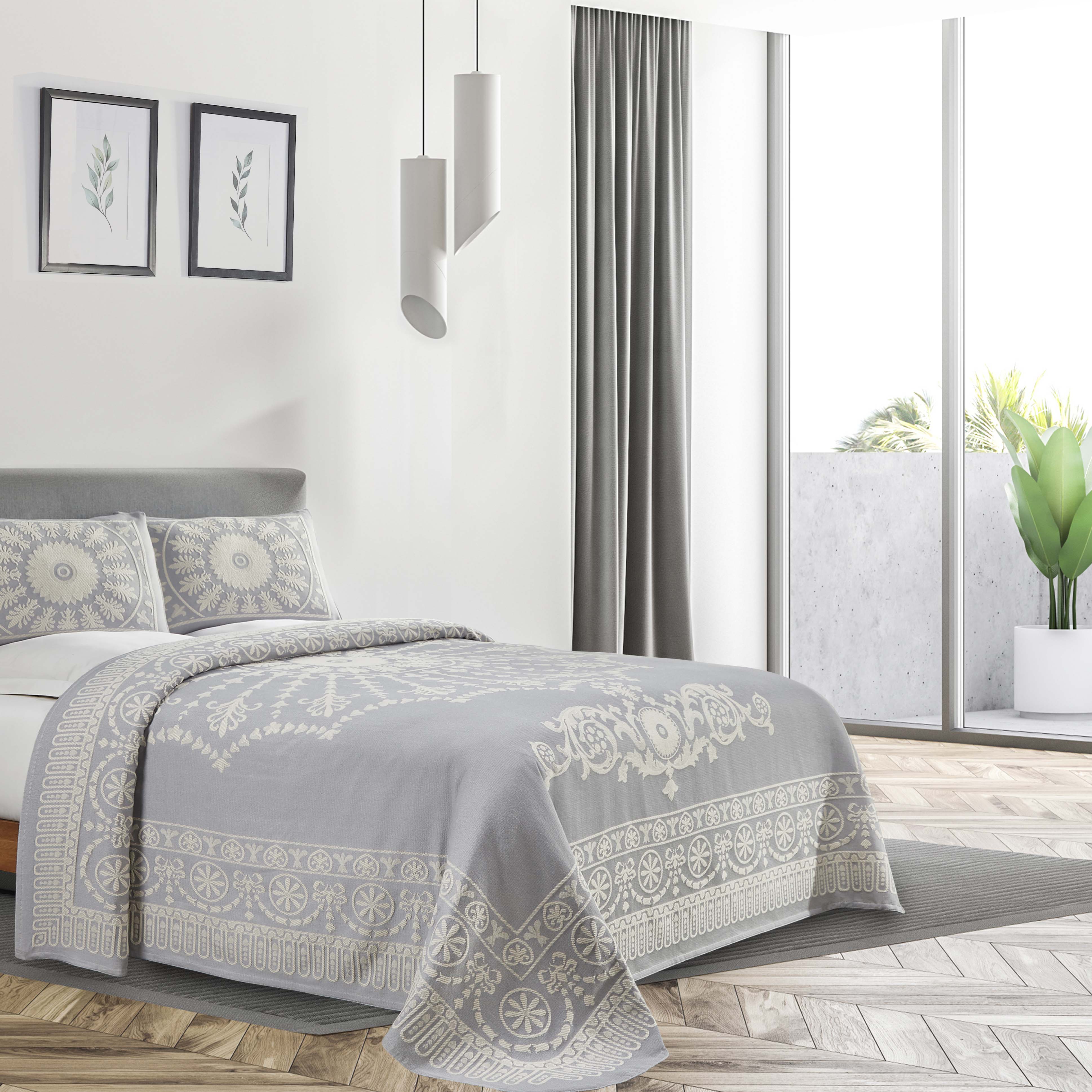 Traditional Medallion Cotton Blend Woven Jacquard Bedspread Set - Queen Size Luxury Bedding for Master Bedroom - Perfect for Home Decor, Guest Room & Hotel Use