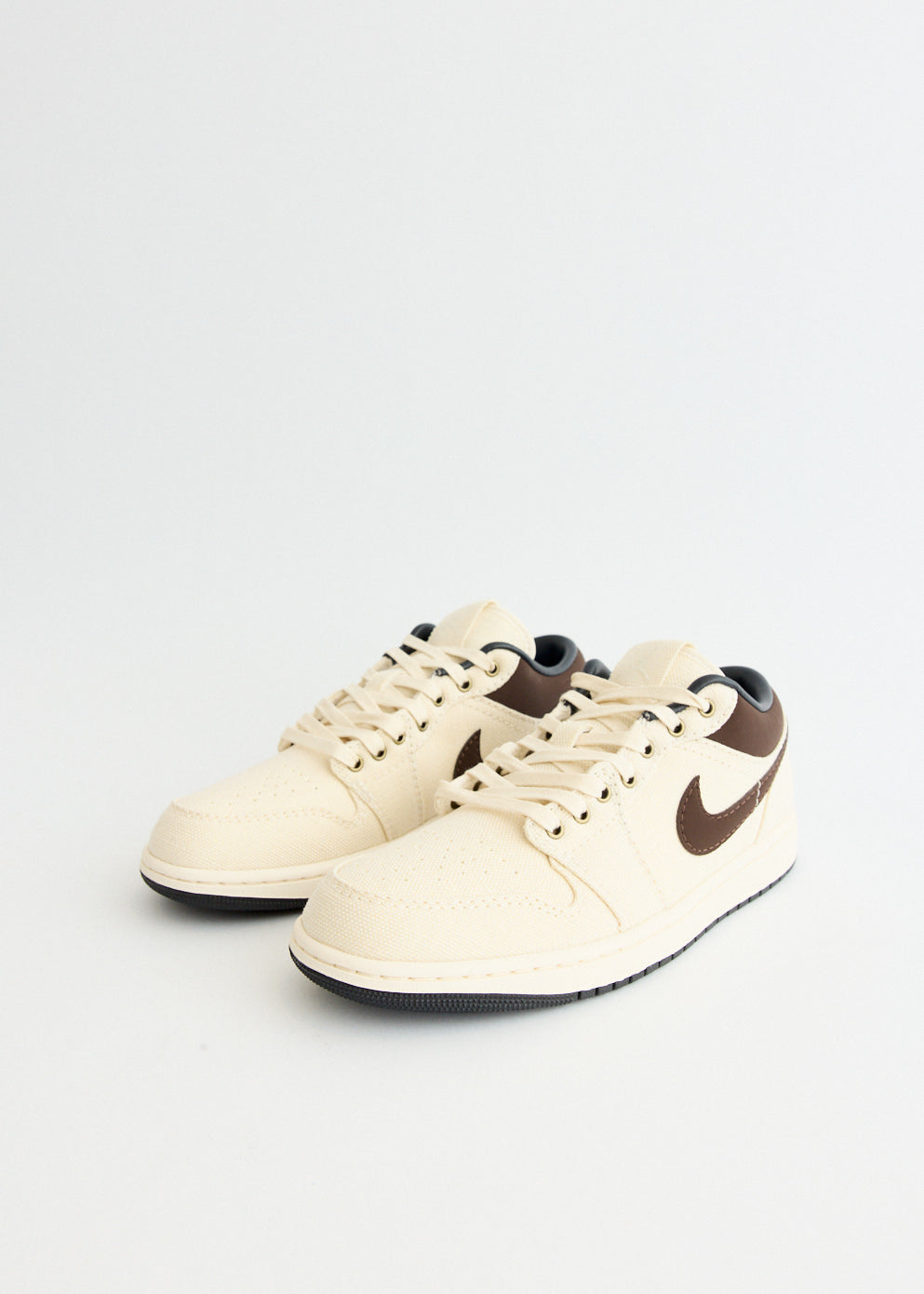 Air Jordan 1 Low Premium 'Pale Ivory' Men's Basketball Shoes - Retro Style Sneakers for Casual Wear & Street Fashion