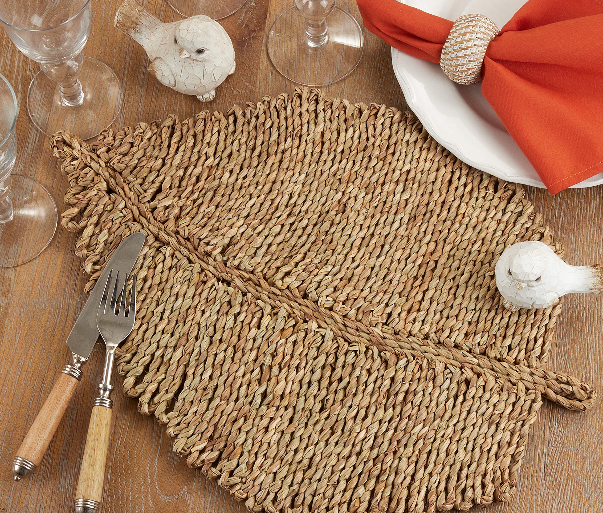 Natural Sea Grass Leaf Placemats Set of 4 - Eco-Friendly Round Table Mats for Dining, Kitchen, or Outdoor Picnic Use