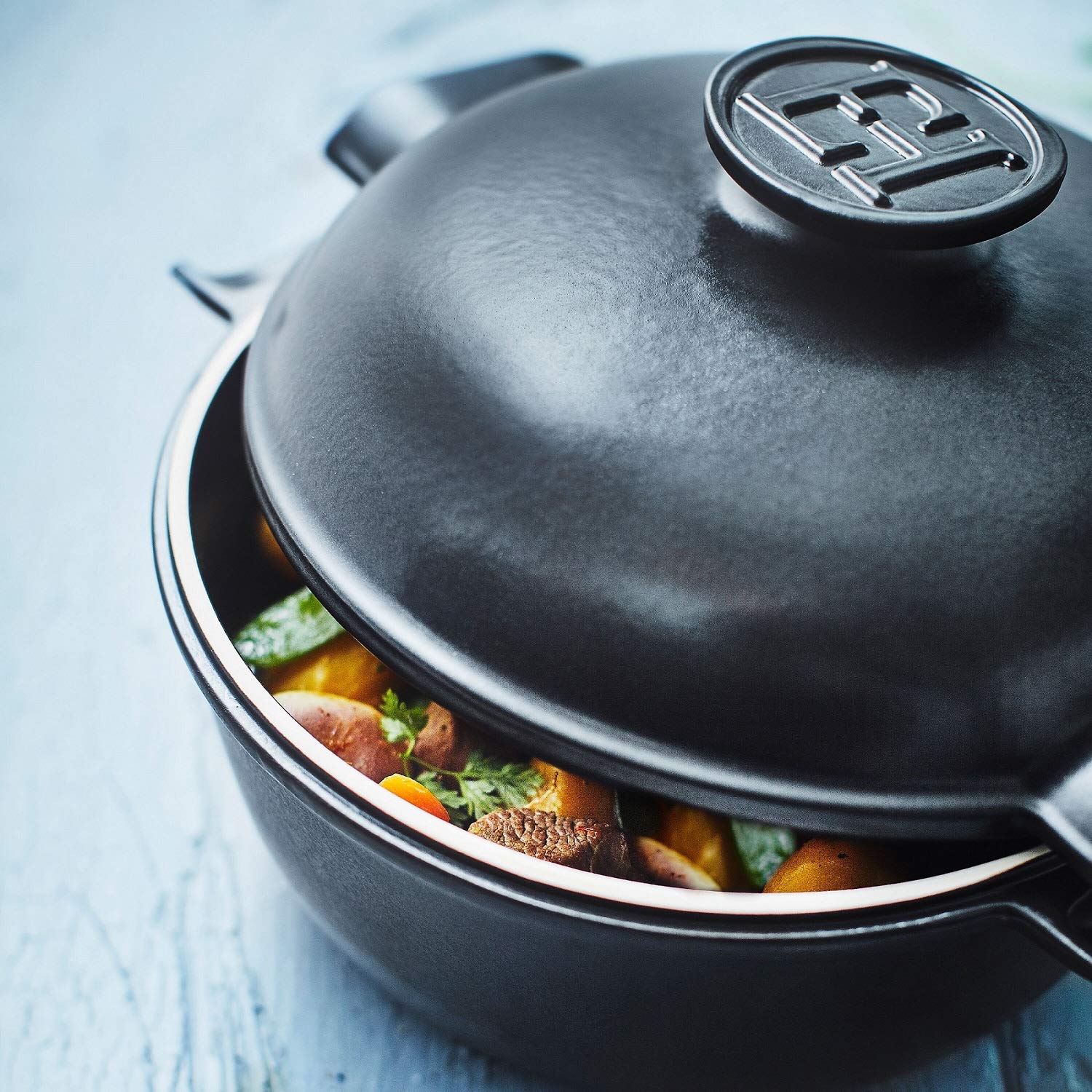 Emile Henry Delight 4L Ceramic Round Dutch Oven in Slate - Premium French Cookware for Baking, Roasting & Slow Cooking - Perfect for Soups, Stews & Bread Making