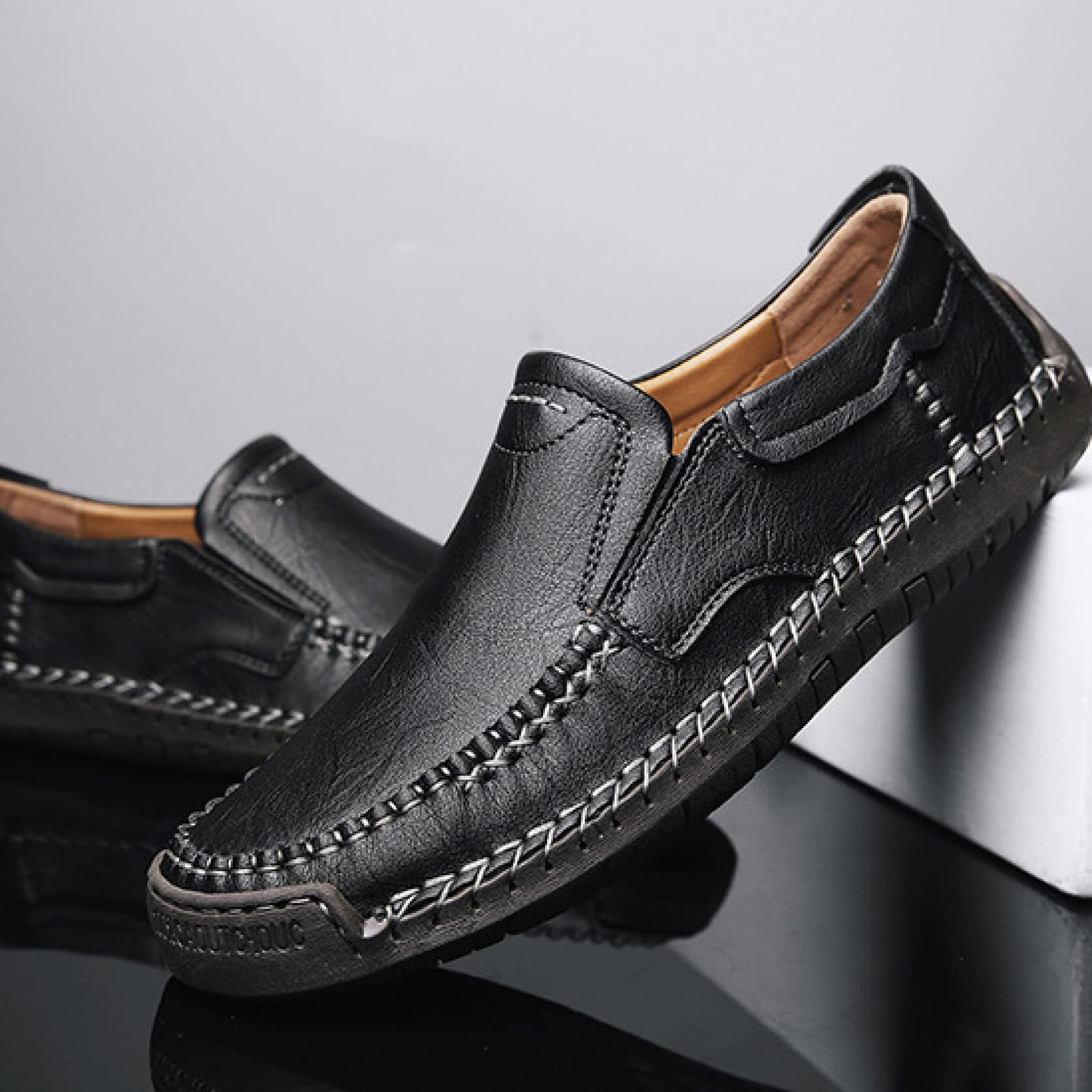 Hoxekle Men's Handmade Leather Loafers - Comfortable Slip-On Casual Shoes for Walking, Office & Outdoor Wear - PU Leather Flat Loafers for Men's Fashion & Leisure