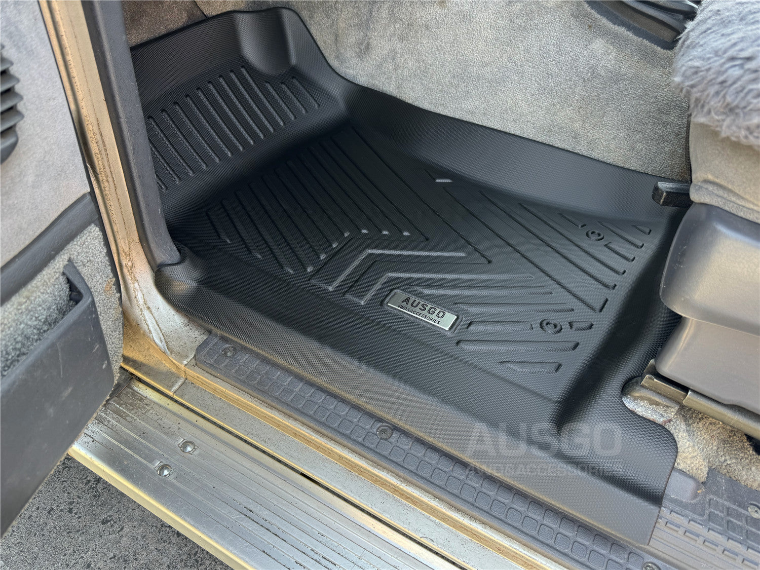 5D Custom Fit Car Floor Mats for Nissan Patrol GQ Y60 (1988-1997) - All-Weather Protection, Non-Slip Design - Perfect for Off-Roading, Camping & Daily Driving