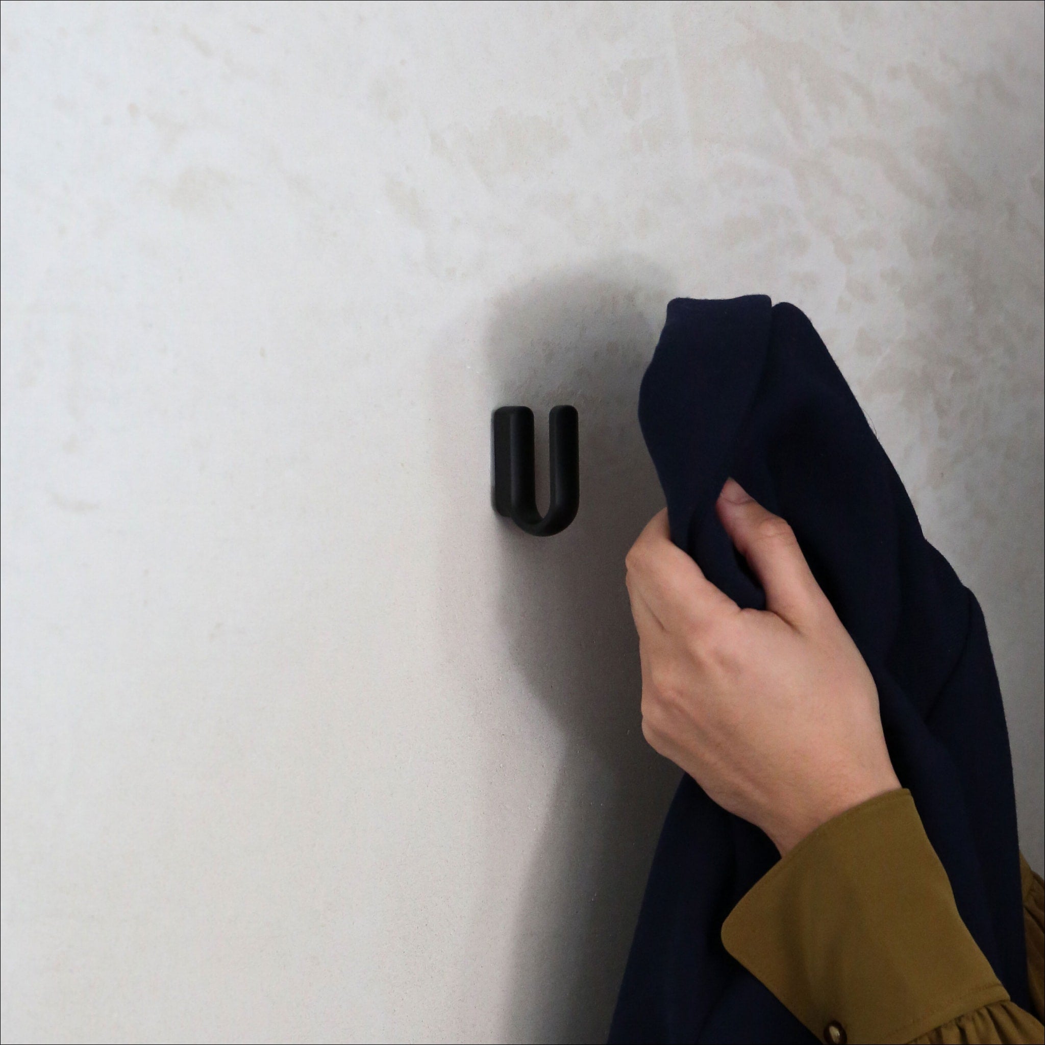 DESIGNSTUFF U-Shaped Wall Hooks - Heavy Duty Black Metal Hooks for Hanging Coats, Hats, Keys & Home Organization - Perfect for Entryway, Garage & Closet Storage
