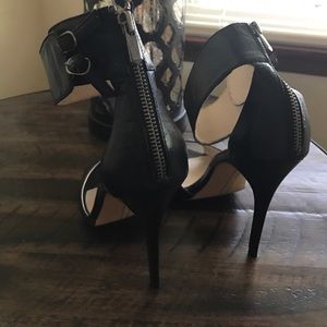 Chinese Laundry Women's Fashion Shoes - Stylish & Comfortable Heels, Boots & Flats for Work, Party & Everyday Wear