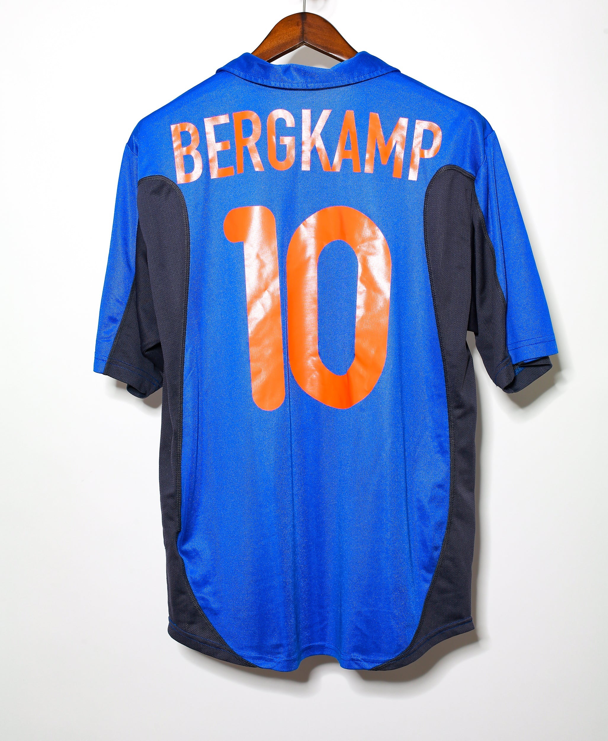 Authentic 2000 Netherlands Euro Away Jersey - Dennis Bergkamp - Size L - Vintage Football Shirt for Fans & Collectors - Perfect for Matches, Events & Gifting