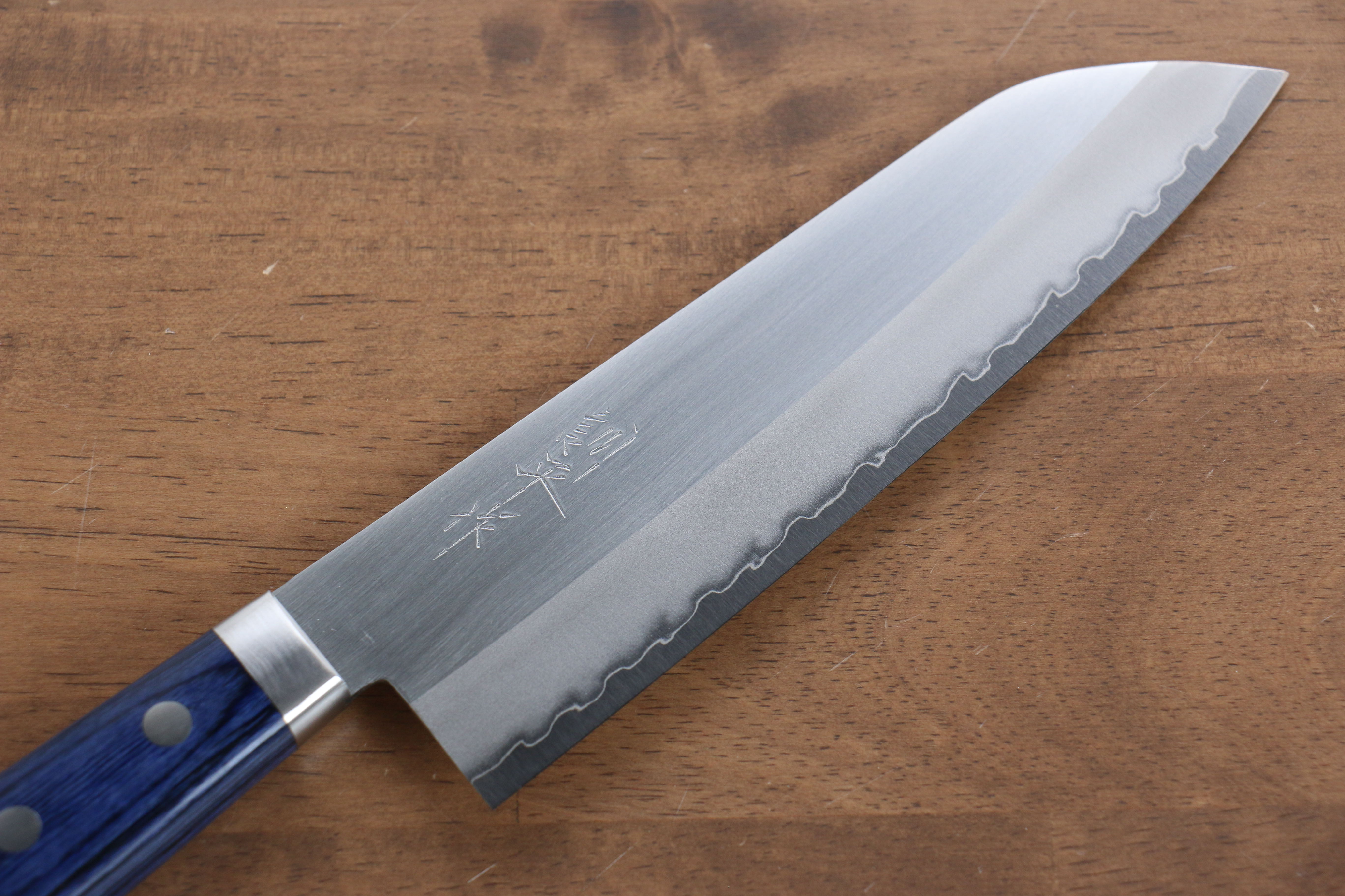 Premium Kunihira VG1 Santoku Knife 170mm - Japanese Migaki Finish, Blue Pakka Wood Handle - Perfect for Slicing, Dicing & Chopping Vegetables, Meat & Fish - Ideal for Home Chefs & Professional Kitchens